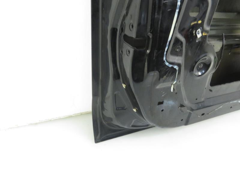 HUMMER H3 1 generation (2005-2010) Front Left Door 17938435