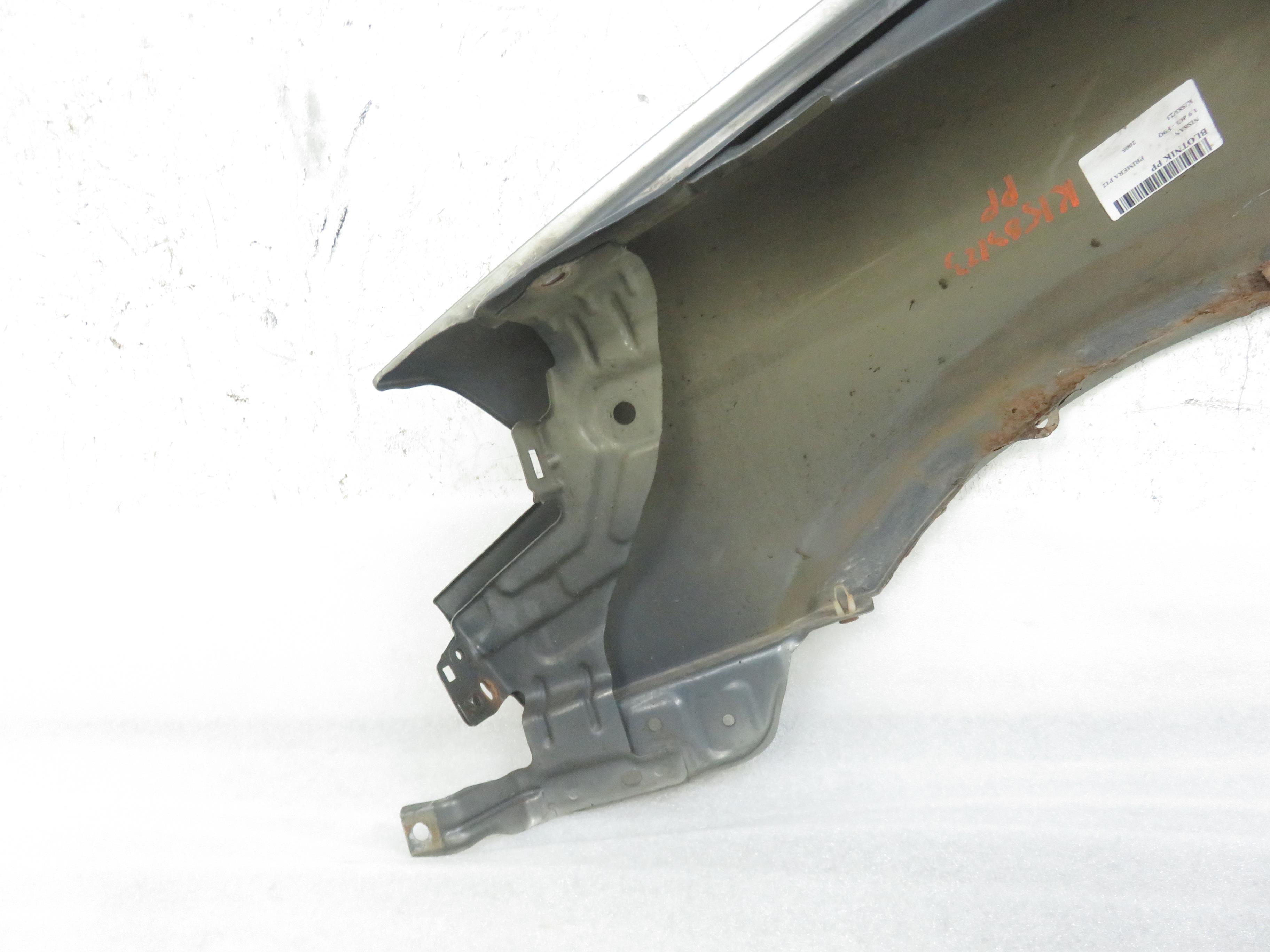 NISSAN Primera P12 (2001-2008) Aripa dreapta față 21437255