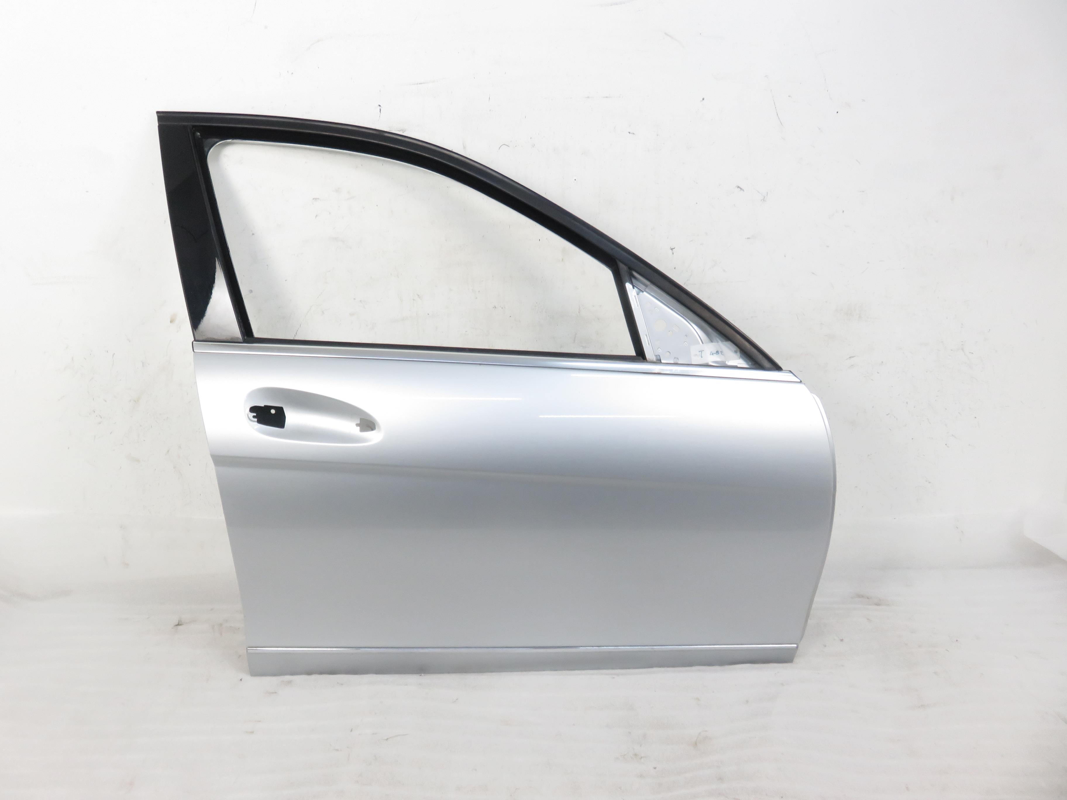 MERCEDES-BENZ C-Class W204/S204/C204 (2004-2015) Front Right Door 25104453