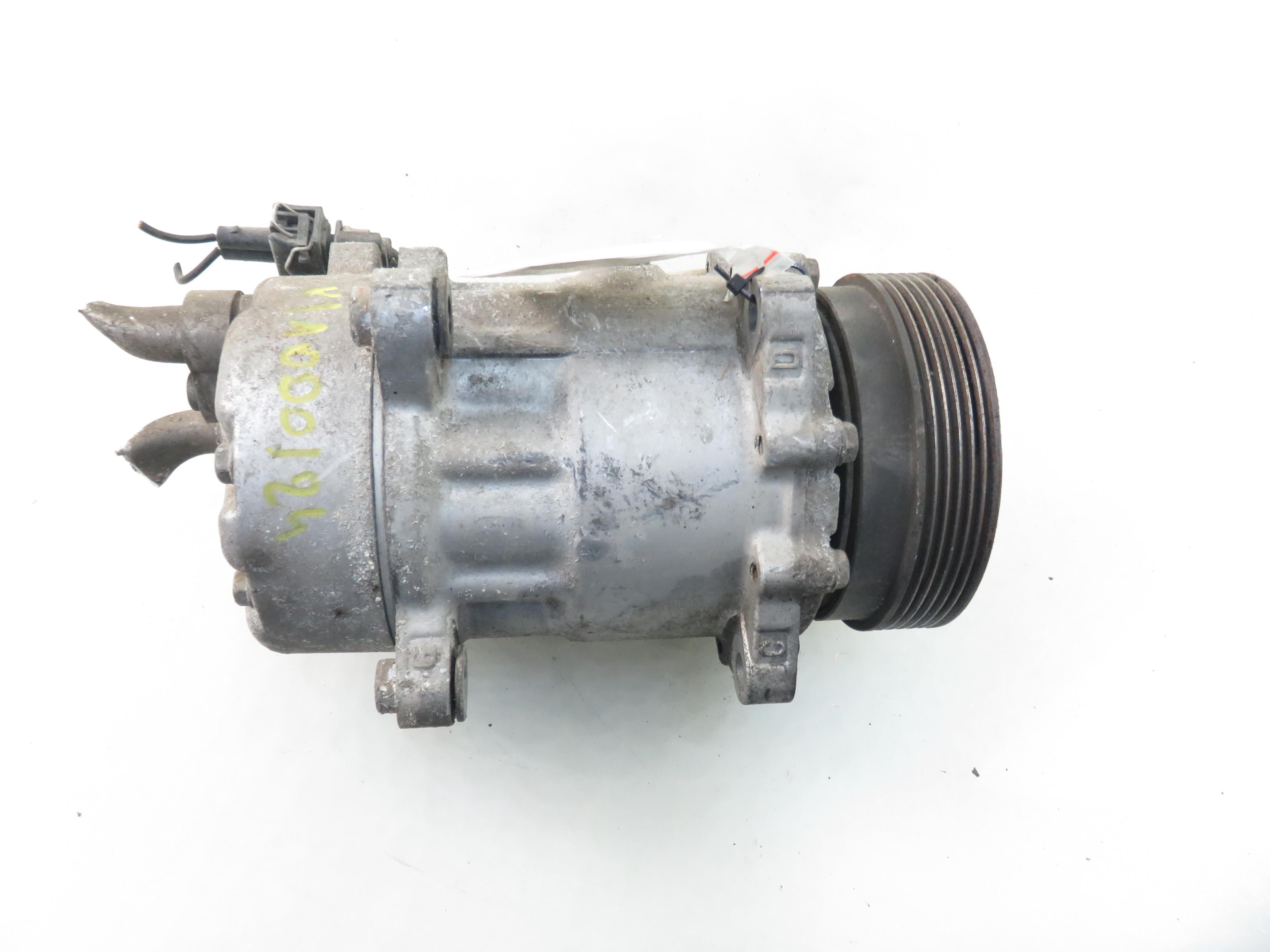 VOLKSWAGEN Bora 1 generation (1998-2005) Помпа кондиціонера 1J0820803A 26302484