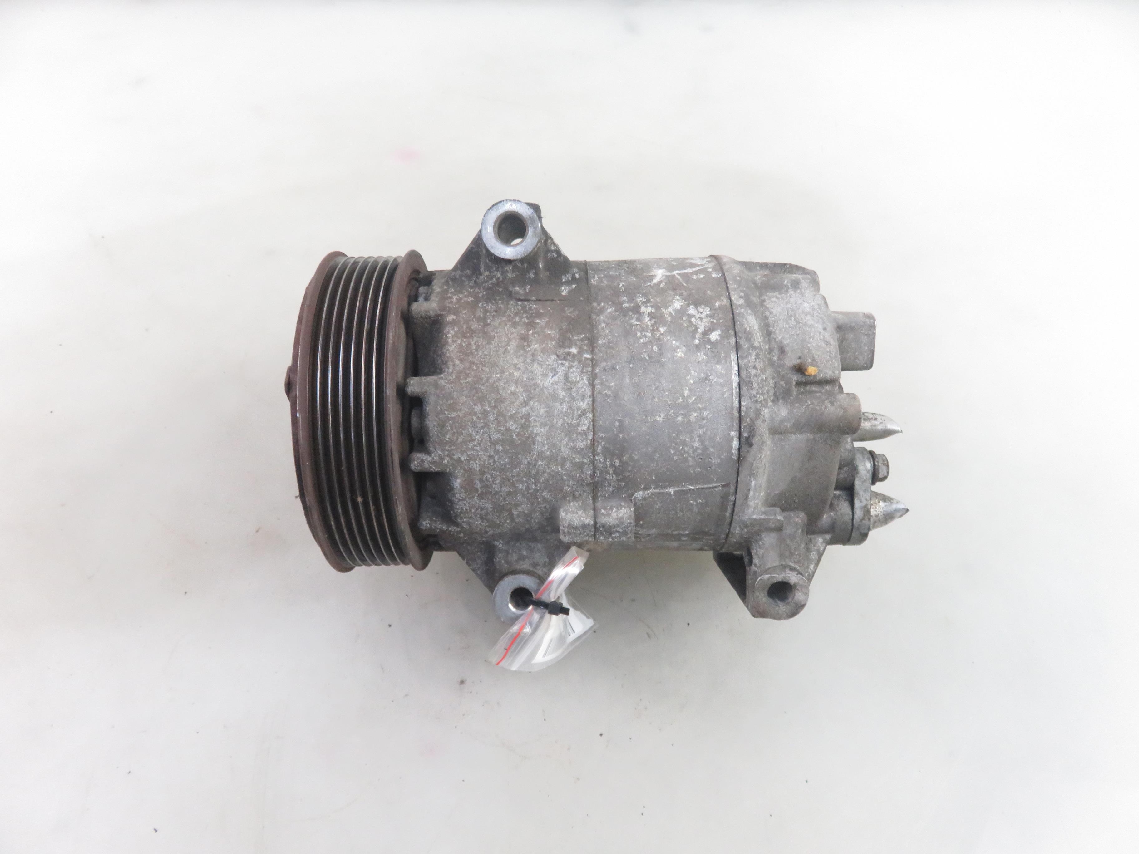 RENAULT Scenic 2 generation (2003-2010) Pompe de climatisation 8200053264 26416073