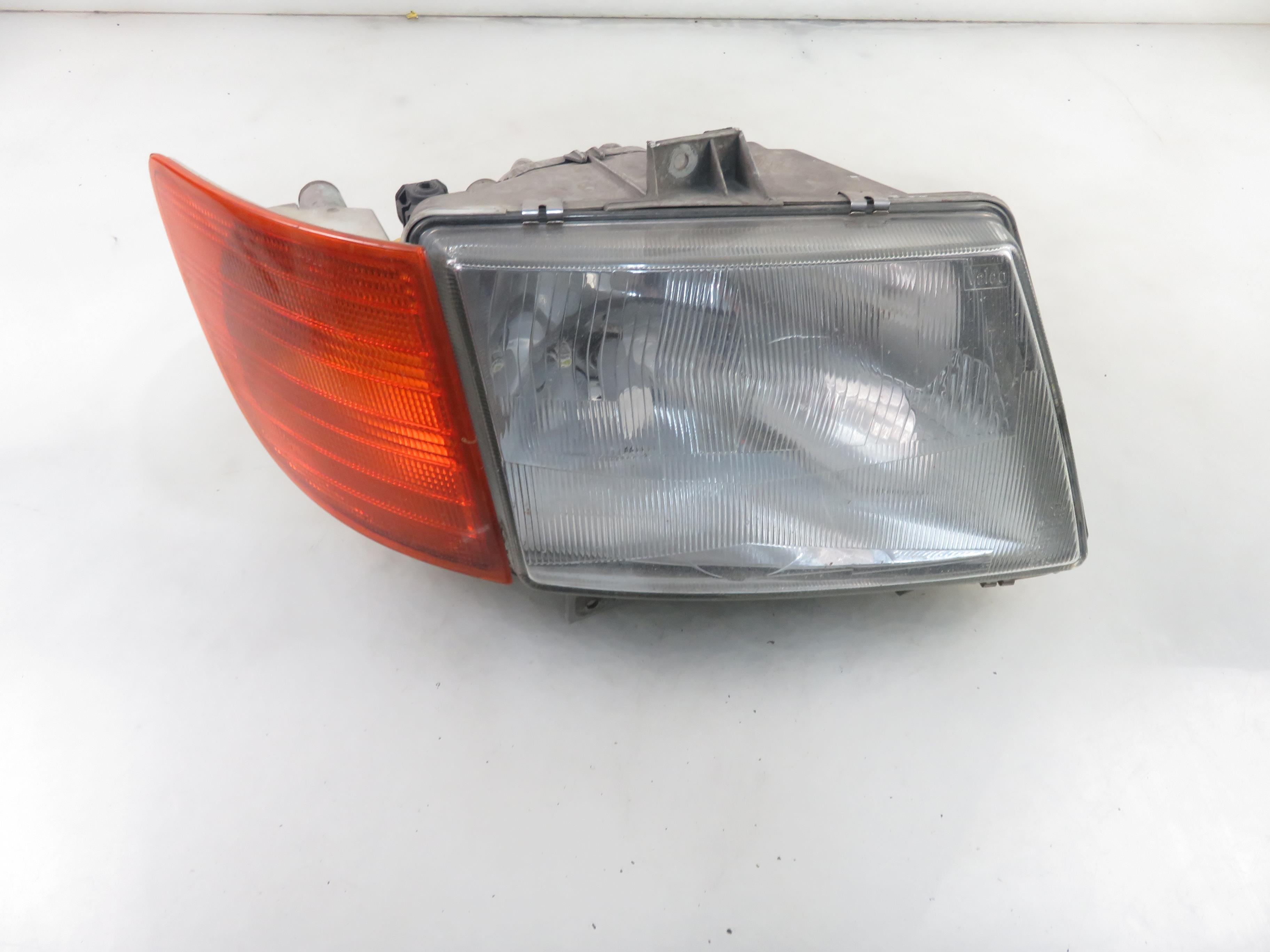MERCEDES-BENZ Vito W638 (1996-2003) Front Right Headlight 6388200161 26820031