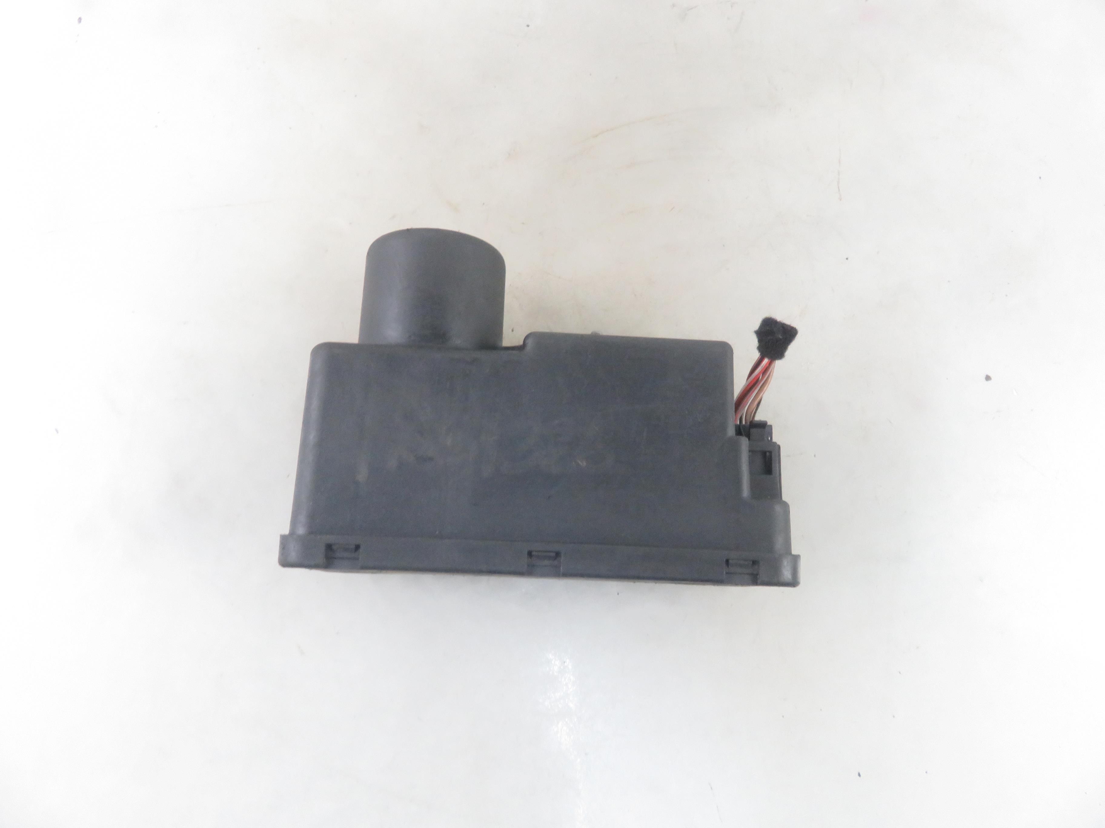 VOLKSWAGEN Polo 3 generation (1994-2002) Pompă de vacuum cu închidere centralizată 1H0962257C 26954143