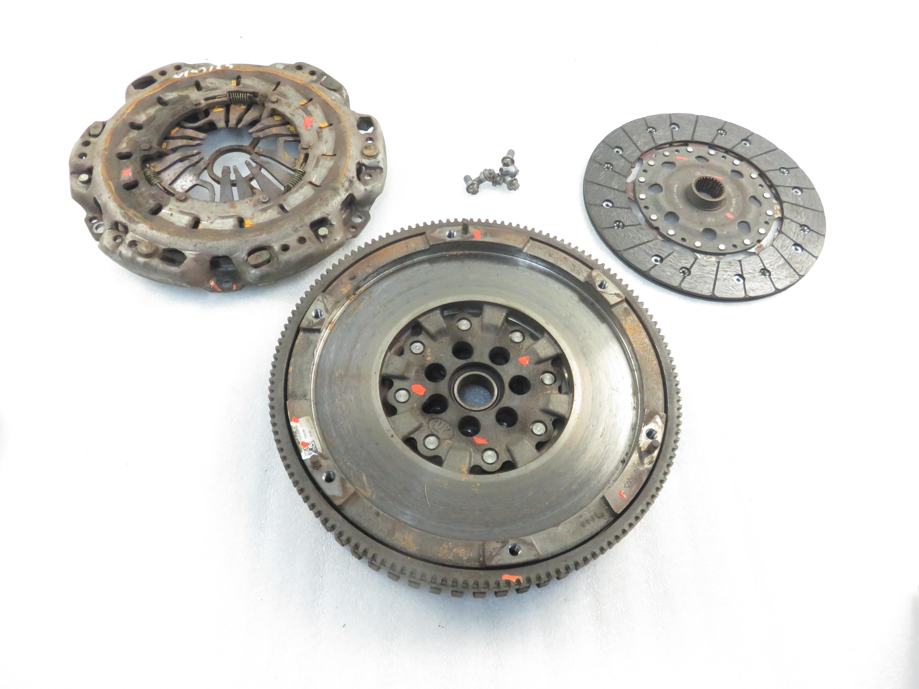 MERCEDES-BENZ CLA-Class C117 (2013-2016) Маховик 123103272R,L030240GR100 27432240