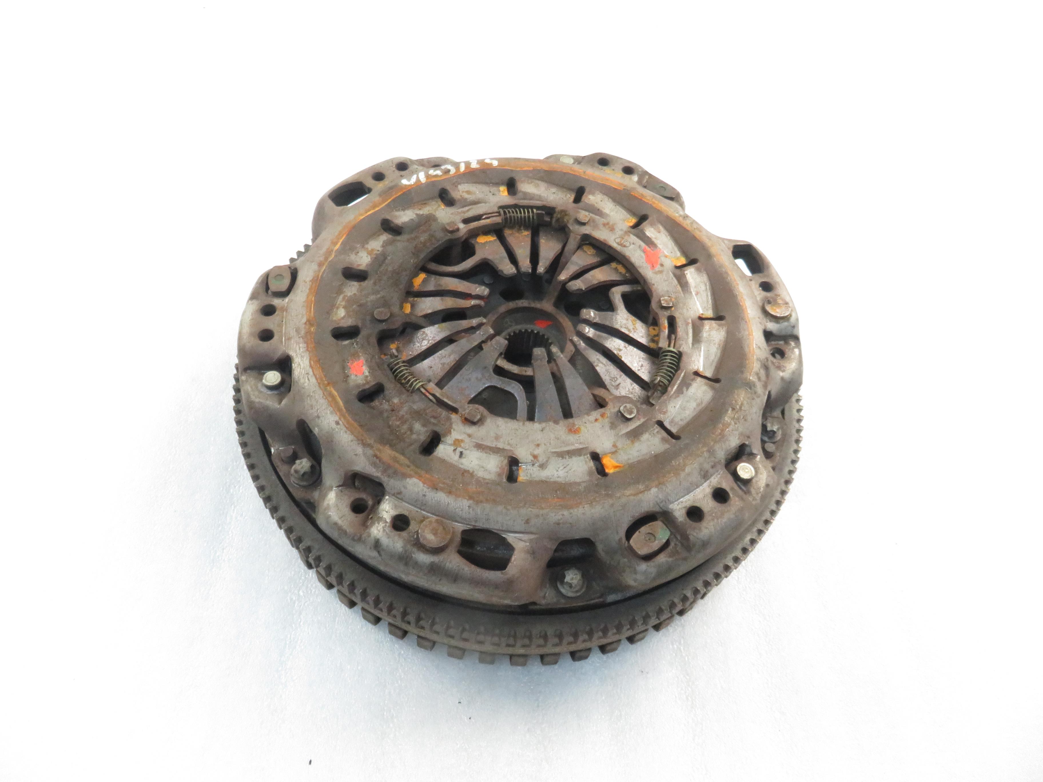 MERCEDES-BENZ CLA-Class C117 (2013-2016) Маховик 123103272R,L030240GR100 27432240