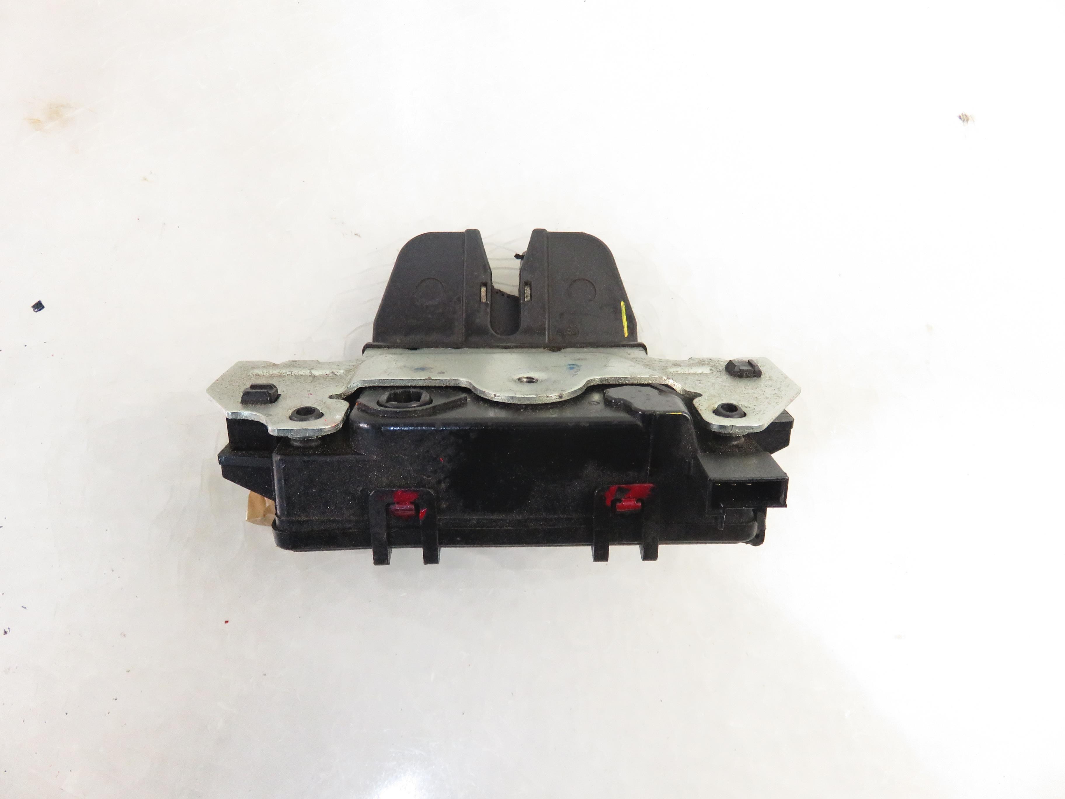 OPEL Zafira B (2005-2010) Замок крышки багажника 13117285,495058724 27791932