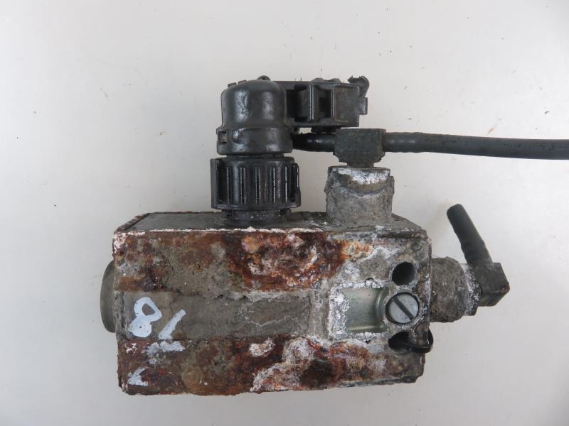 MERCEDES-BENZ ATEGO 2 (2004-present) Air valve 20366165