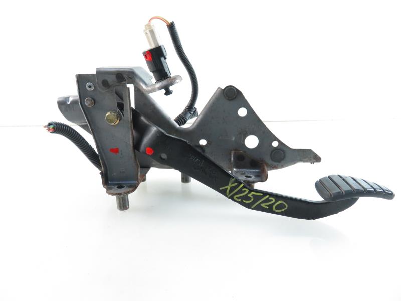 RENAULT Clio 3 generation (2005-2012) Brake Pedal 8200275889A 17910420