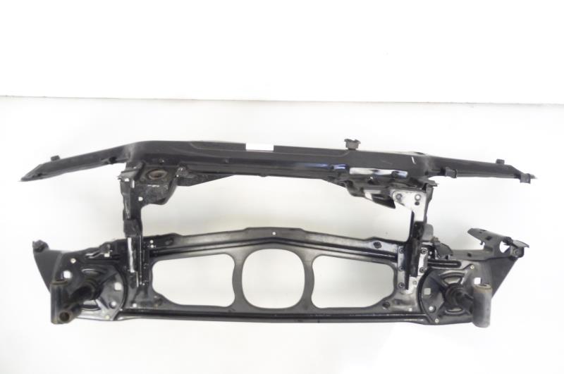 BMW 3 Series E46 (1997-2006) Dzinēja dzesēšanas ventilators/difuzors 51718211467 21858280