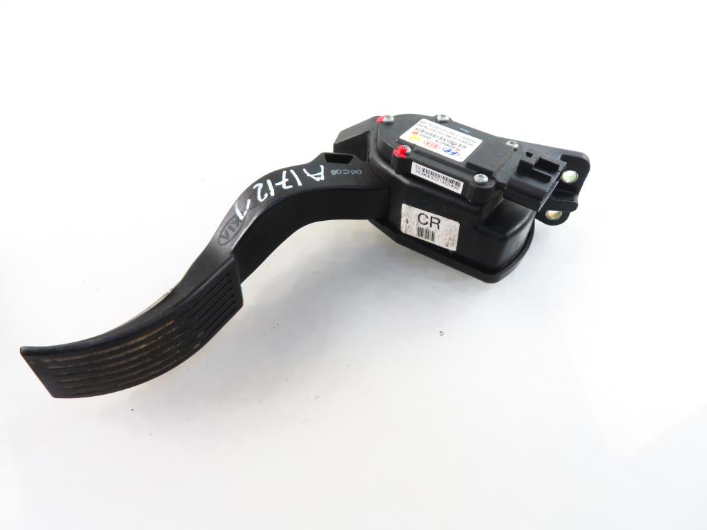 HYUNDAI Santa Fe CM (2006-2013) Throttle Pedal BCN0277A2B900 17831416