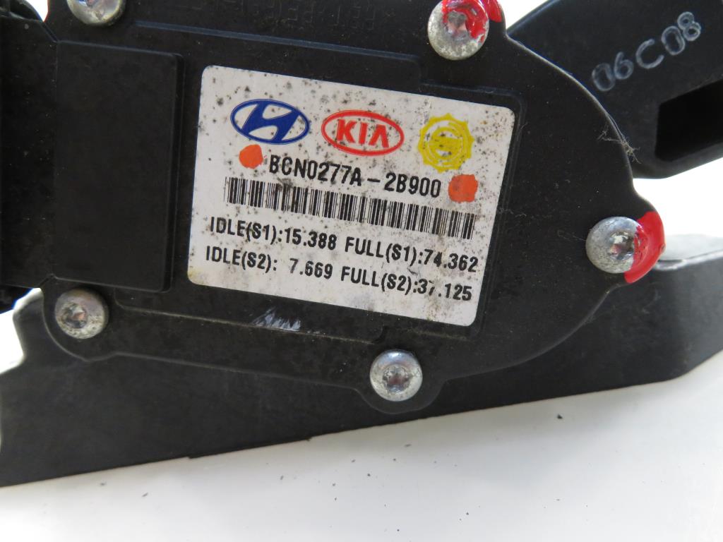 HYUNDAI Santa Fe CM (2006-2013) Throttle Pedal BCN0277A2B900 17831416