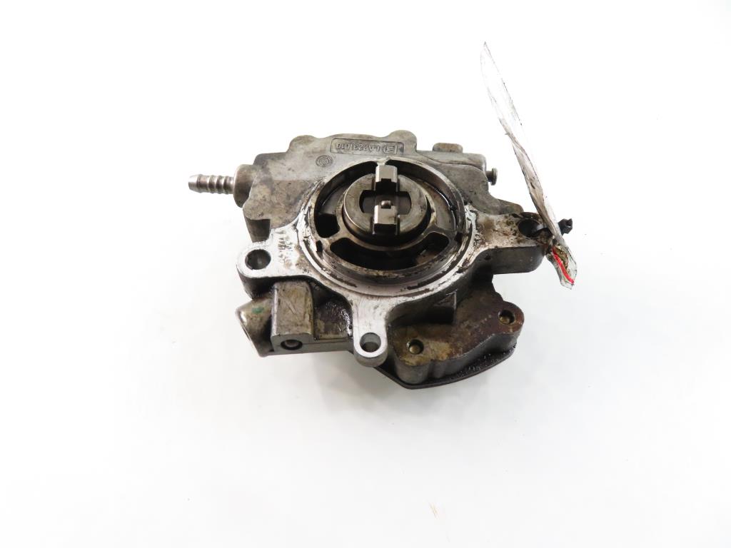 VOLKSWAGEN Touareg 1 generation (2002-2010) Vacuum Pump 07Z127025D 21930470