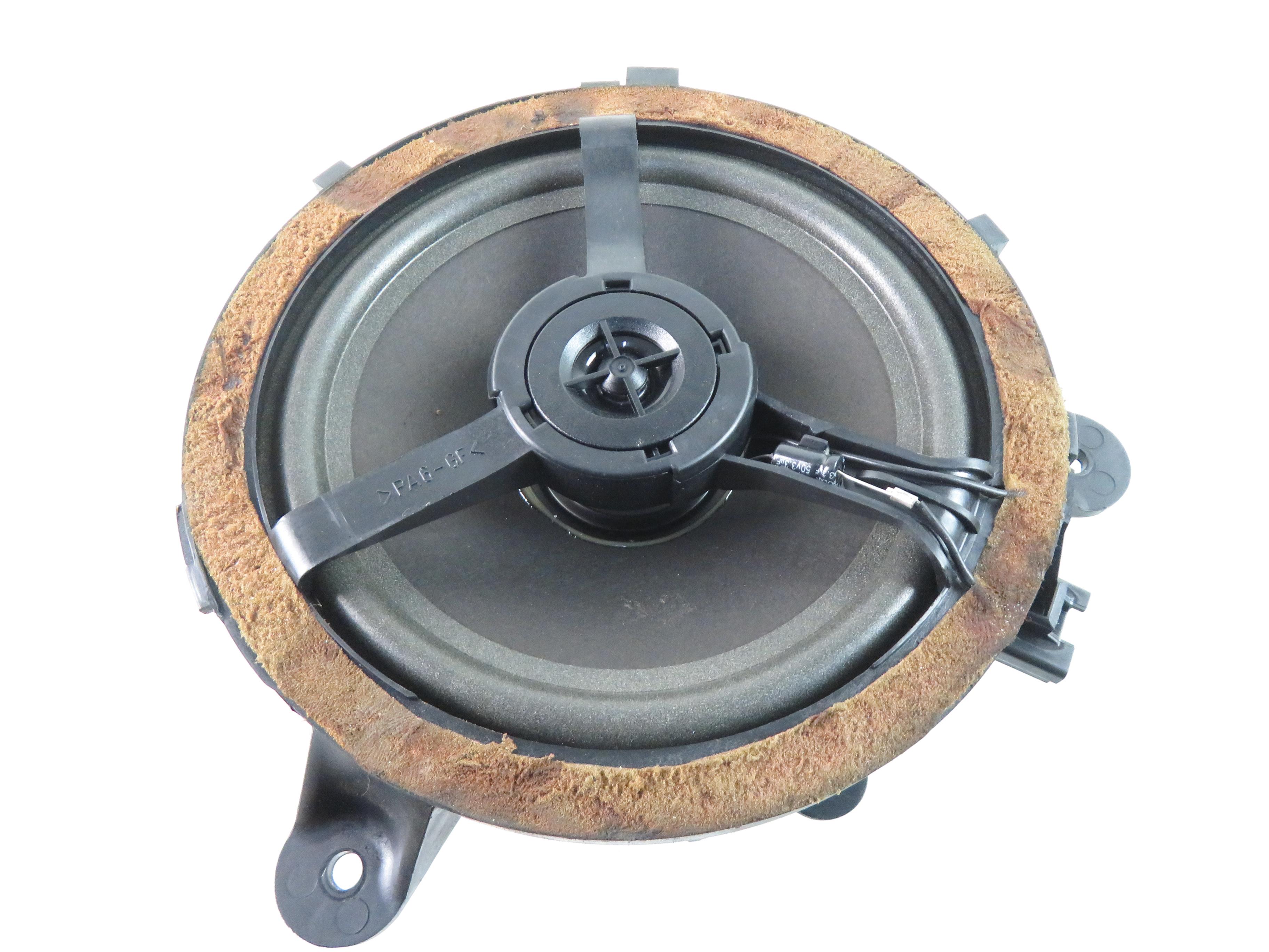 VOLVO XC90 1 generation (2002-2014) Right Side Floor Speaker Woofer 8633664 21229981