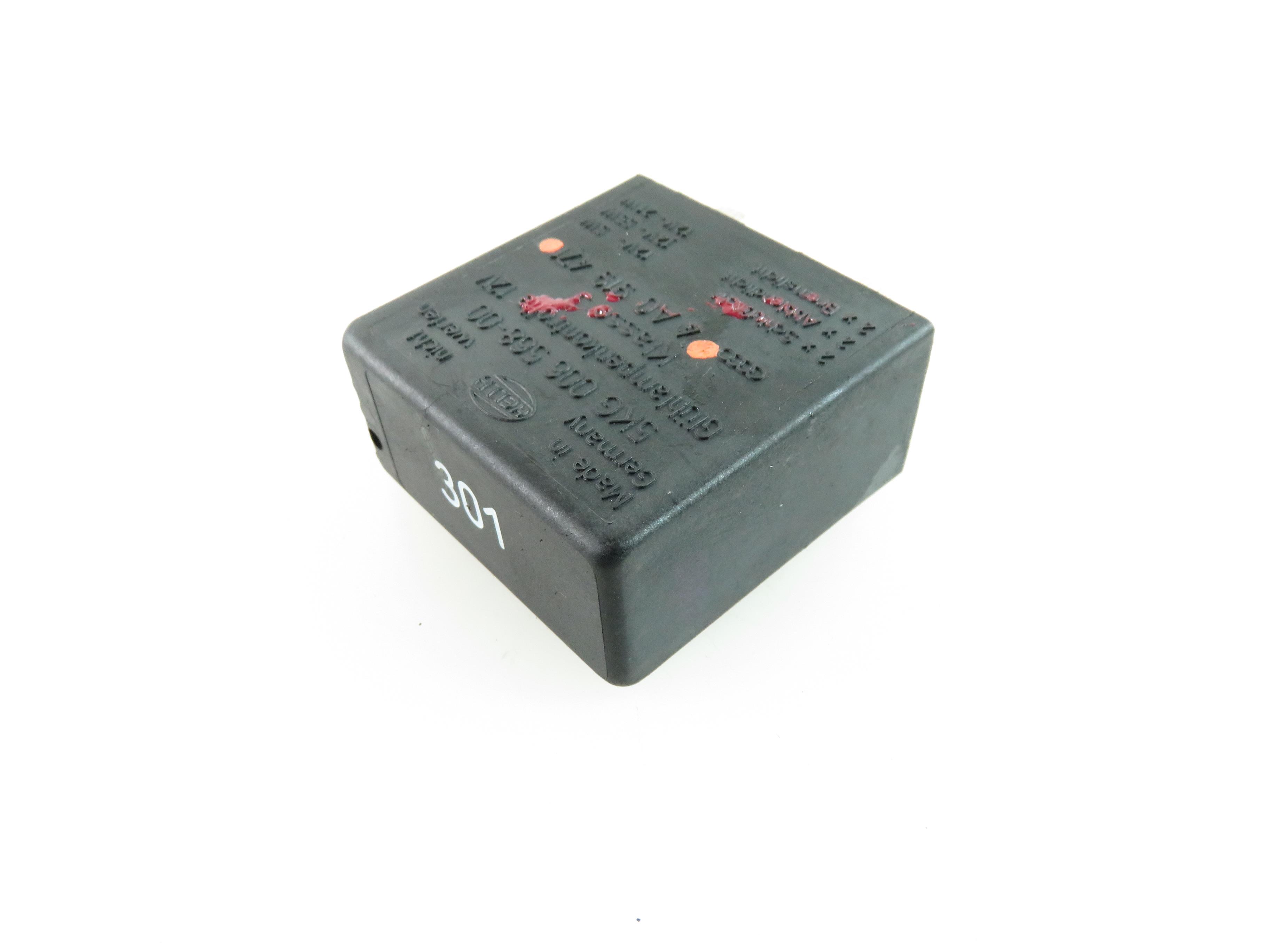 AUDI A8 D2/4D (1994-2002) Relays 4A0919471, 5KG00656800 21837253