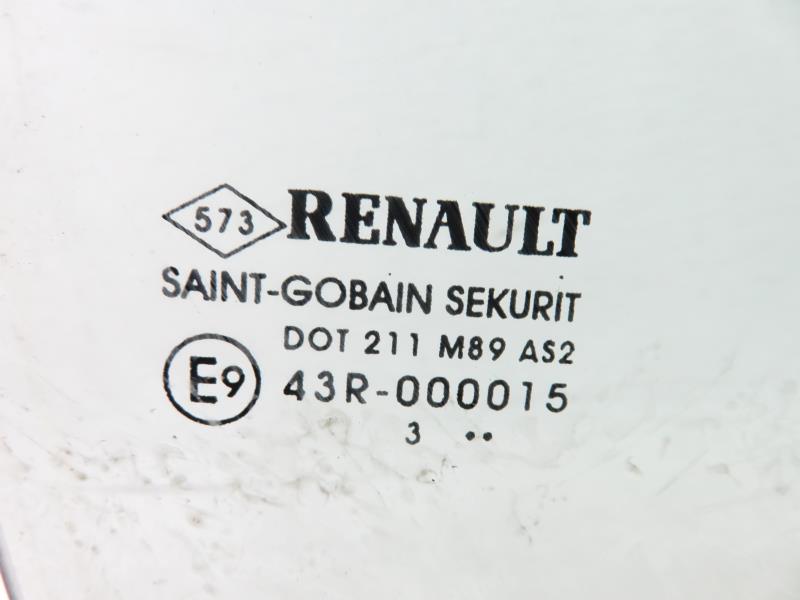 RENAULT Megane 1 generation (1995-2003) Galinė dešinė fortkutė (mažasis stiklas) 17801544