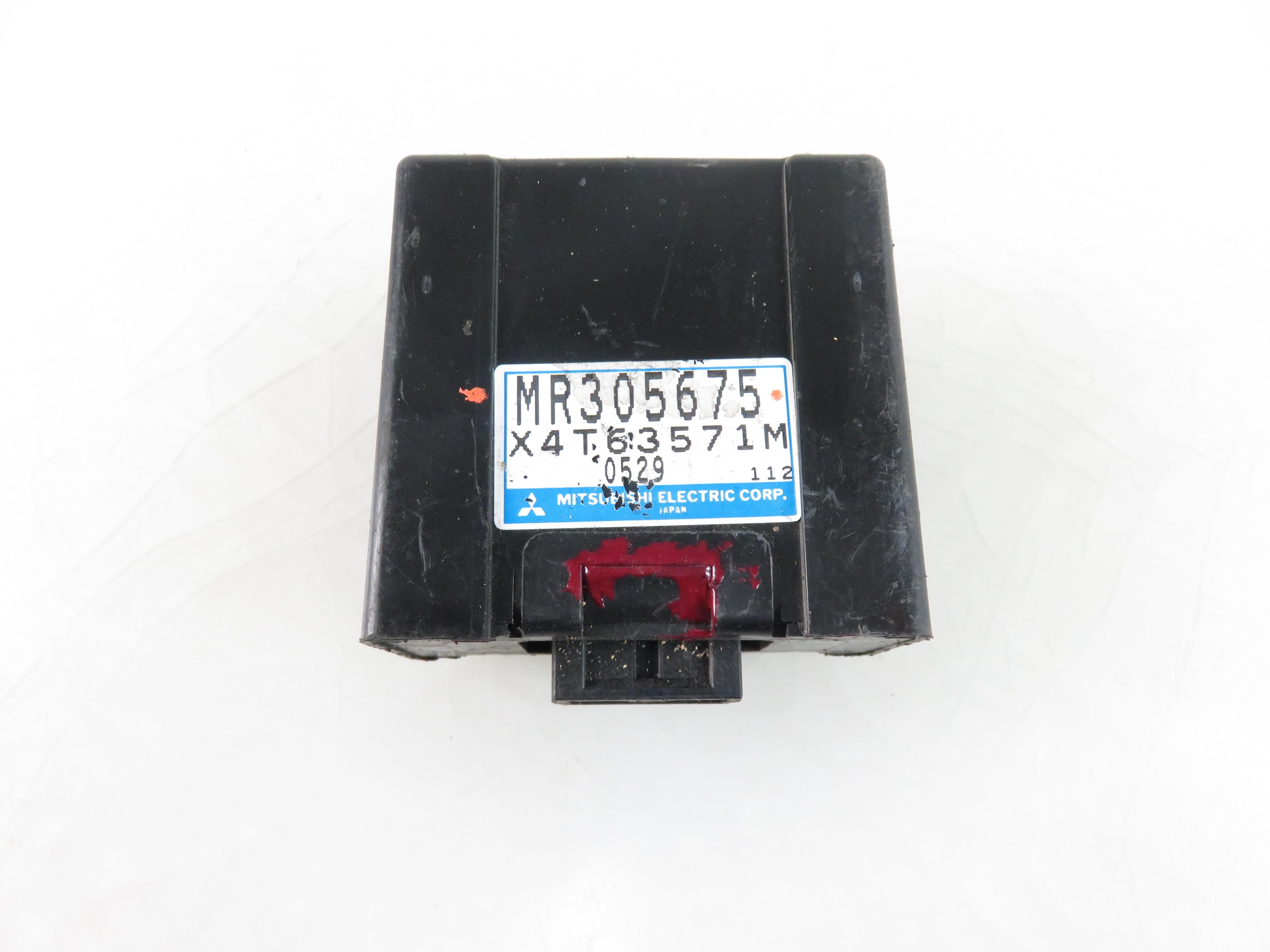 MITSUBISHI Pajero 2 generation (1991-1999) Control Unit MR305675 17822024