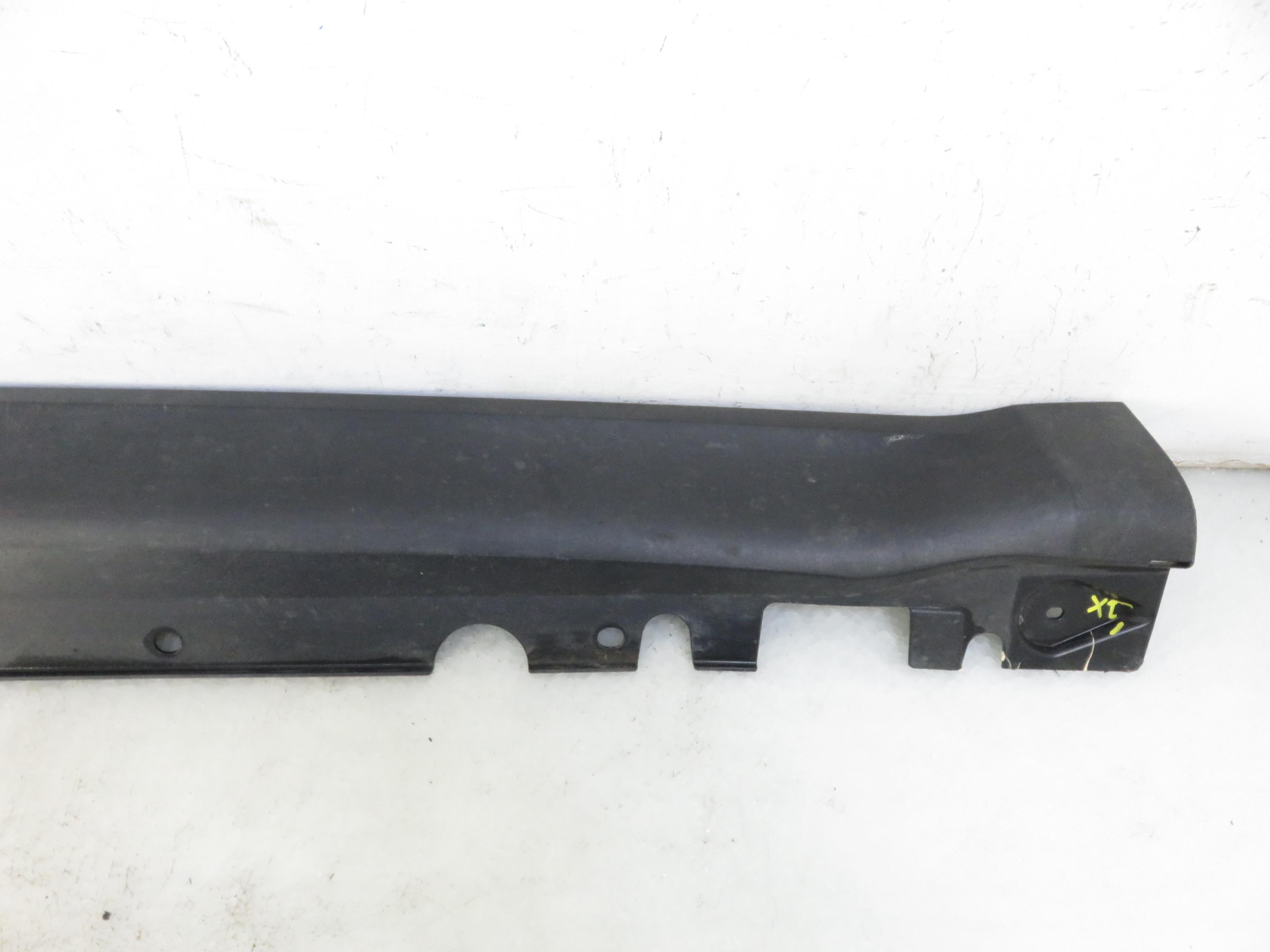 BMW X6 E71 (2007-2012) Cache jupe latérale en plastique côté droit 51777176234 21857601