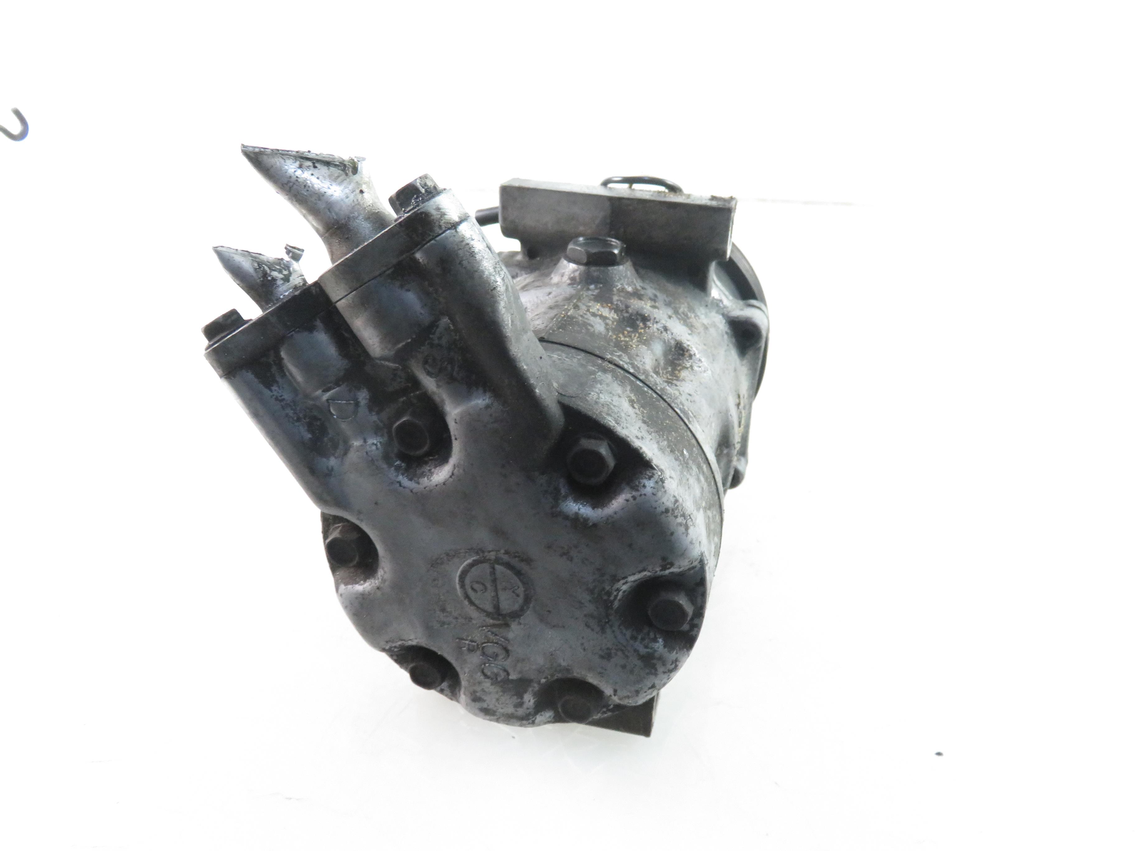 RENAULT Clio 2 generation (1998-2013) Hасос кондиционера 7700115830 17797108