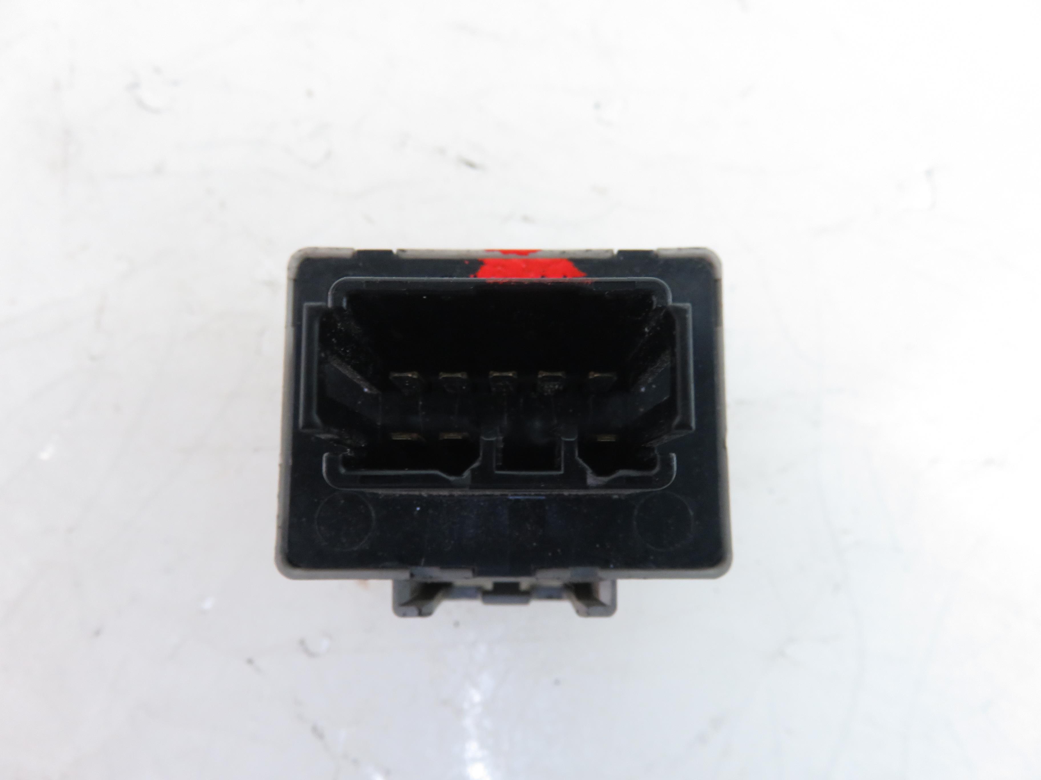 TOYOTA Yaris 1 generation (1999-2005) Relays 0665004650 17799025