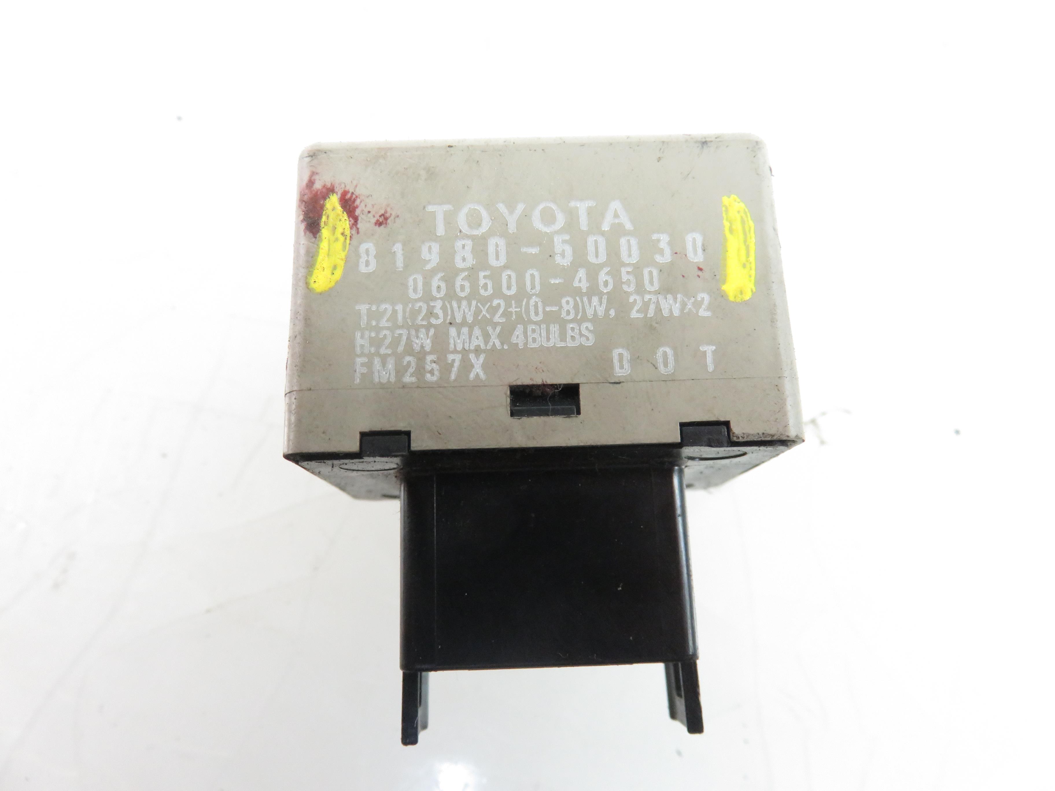 TOYOTA Corolla Verso 1 generation (2001-2009) Relays 8198050030 17797158