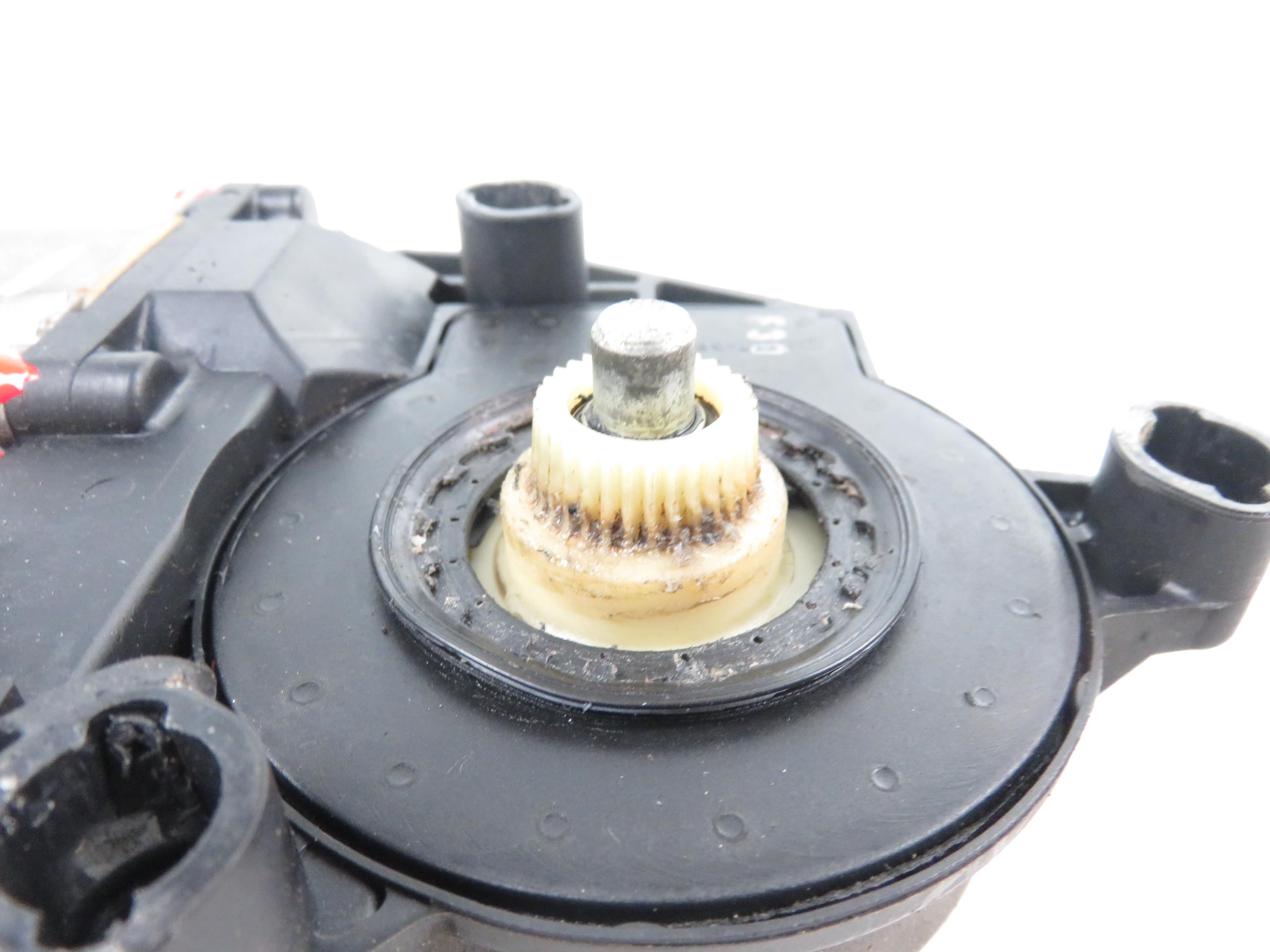 VOLKSWAGEN Golf 4 generation (1997-2006) Motor de control geam ușă dreapta față 0130821764 21930625