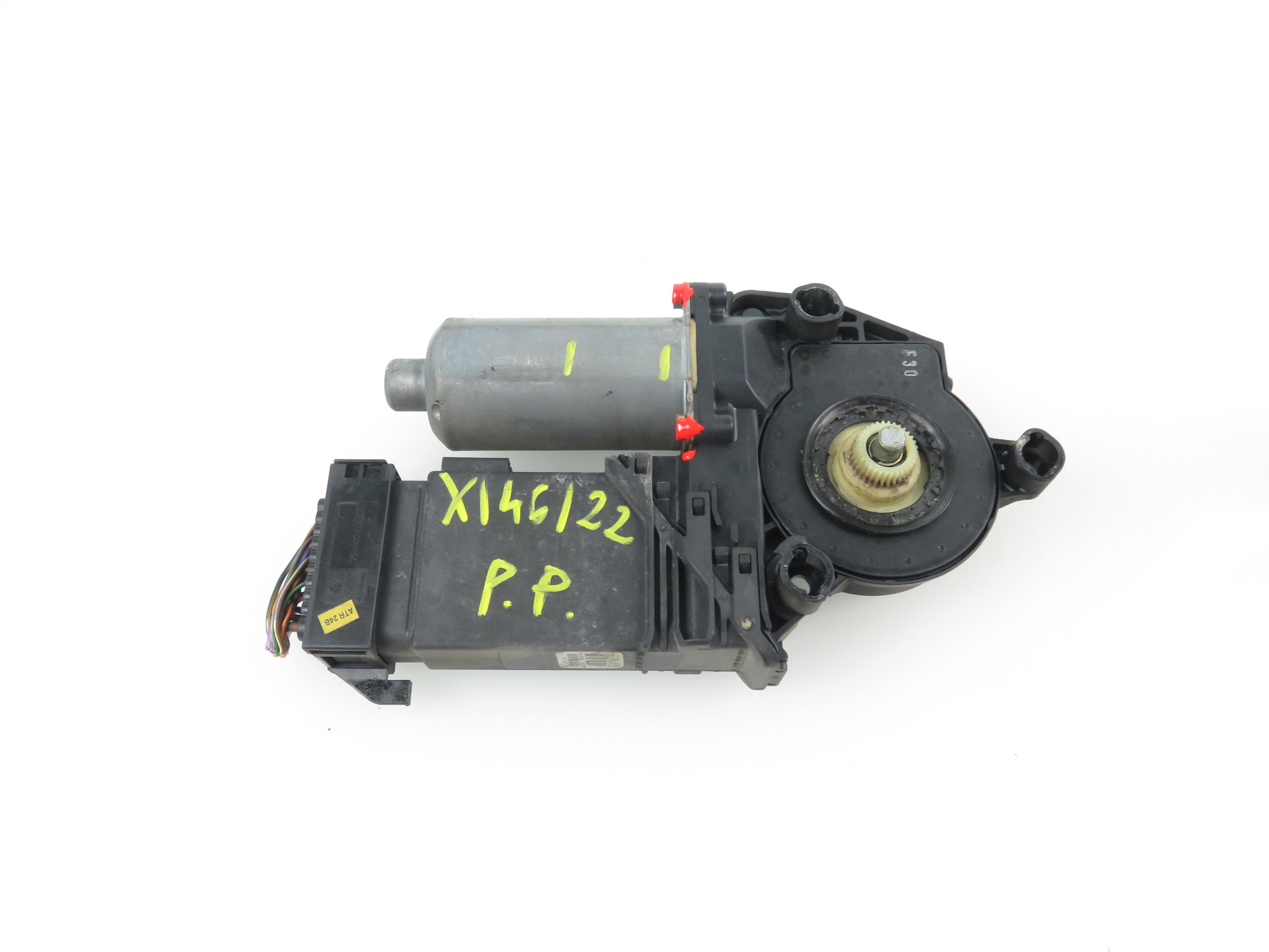 VOLKSWAGEN Golf 4 generation (1997-2006) Motor de control geam ușă dreapta față 0130821764 21930625