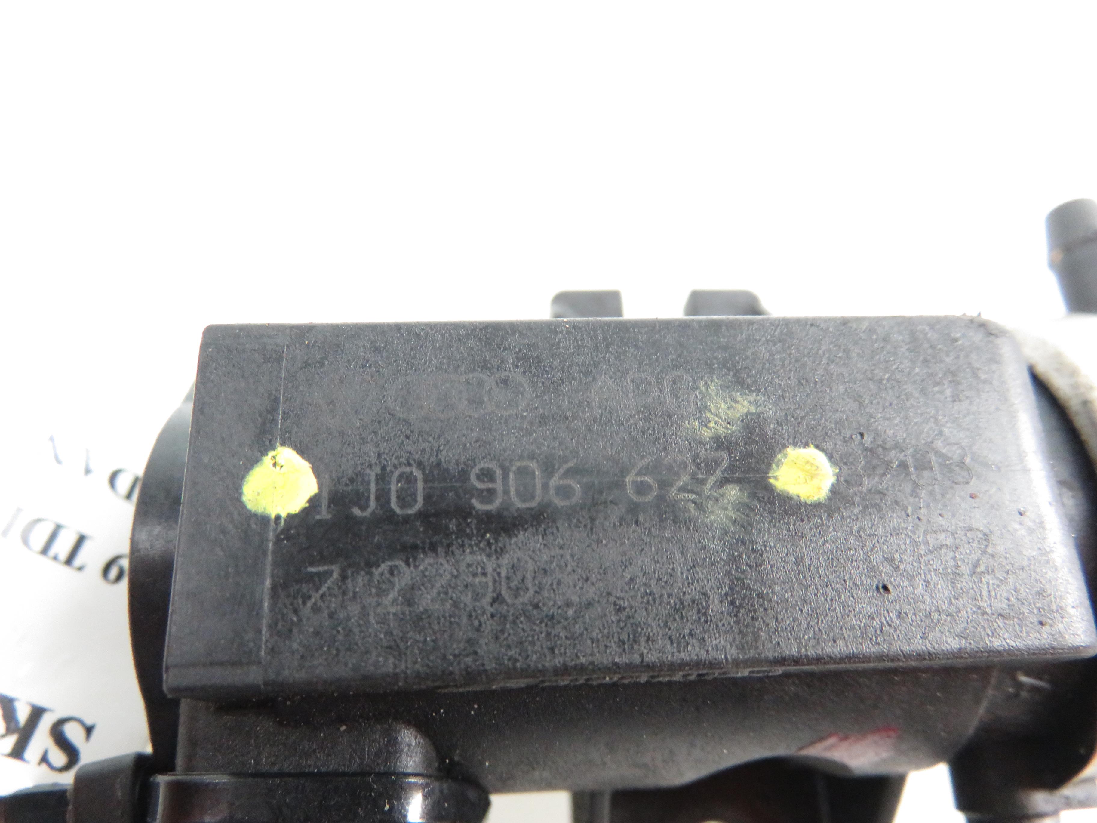 SKODA Superb 1 generation (2001-2008) Electromagnetic valve 1J0906622 17800019