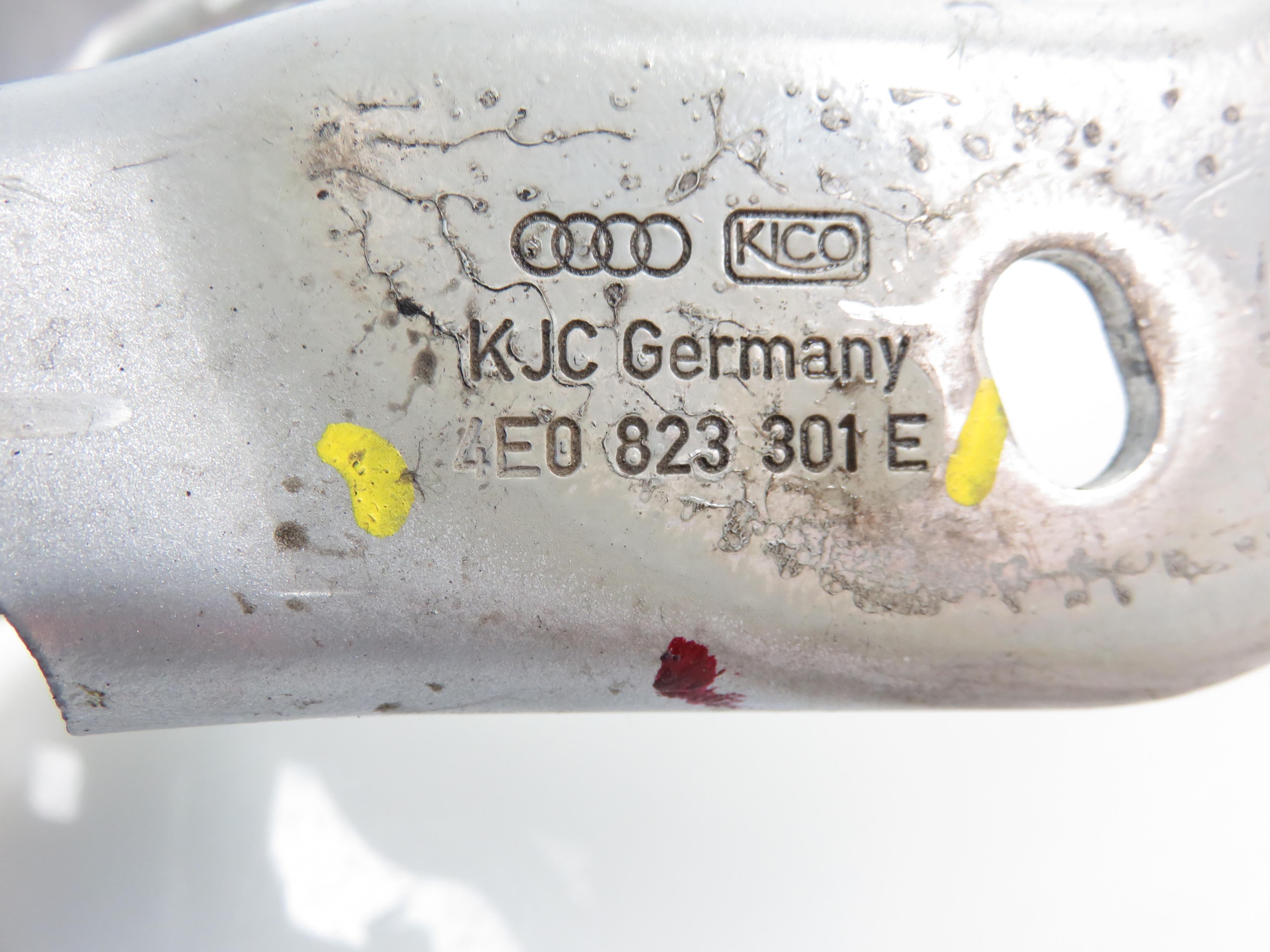 AUDI A8 D3/4E (2002-2010) Петля капота передняя левая 4E0823302D, 4E0823301E 21836788