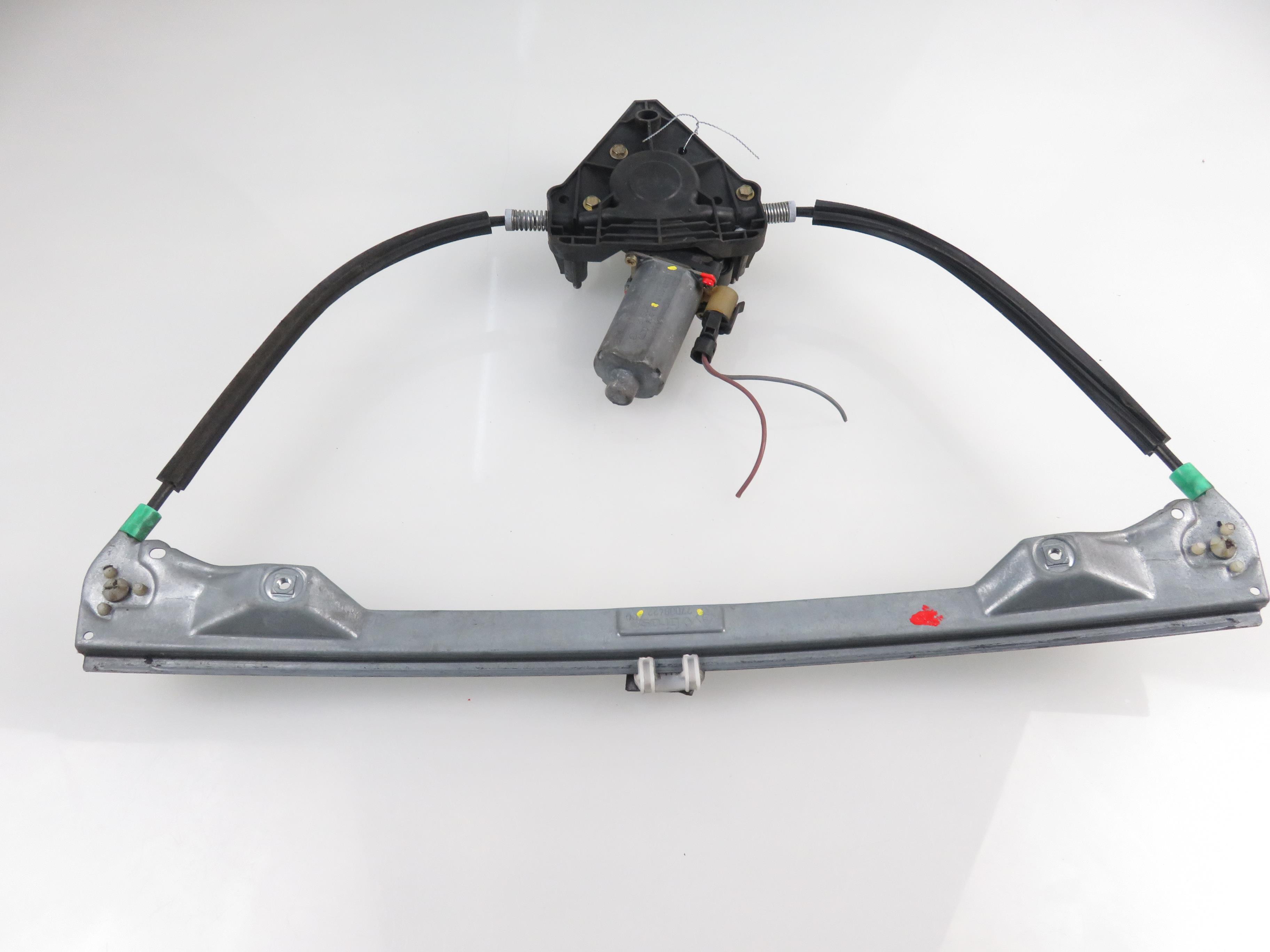 RENAULT Clio 2 generation (1998-2013) Vindusregulator foran høyre dør 77008422,0130821691 17799267