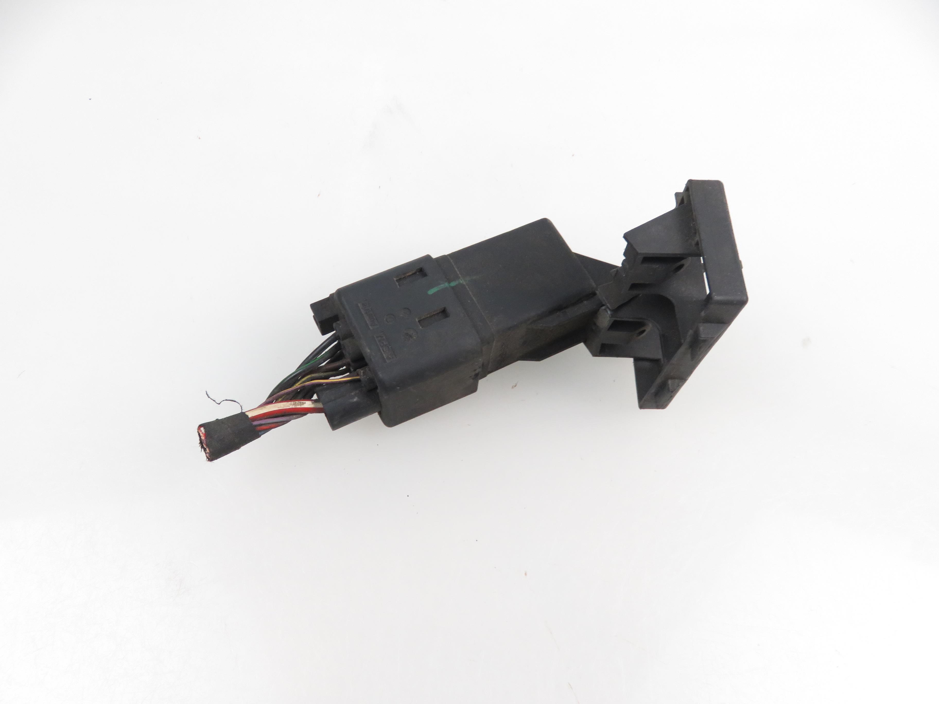 VOLKSWAGEN Passat Variant 1 generation (2010-2024) Relays 0281003038,038907281D 21931106