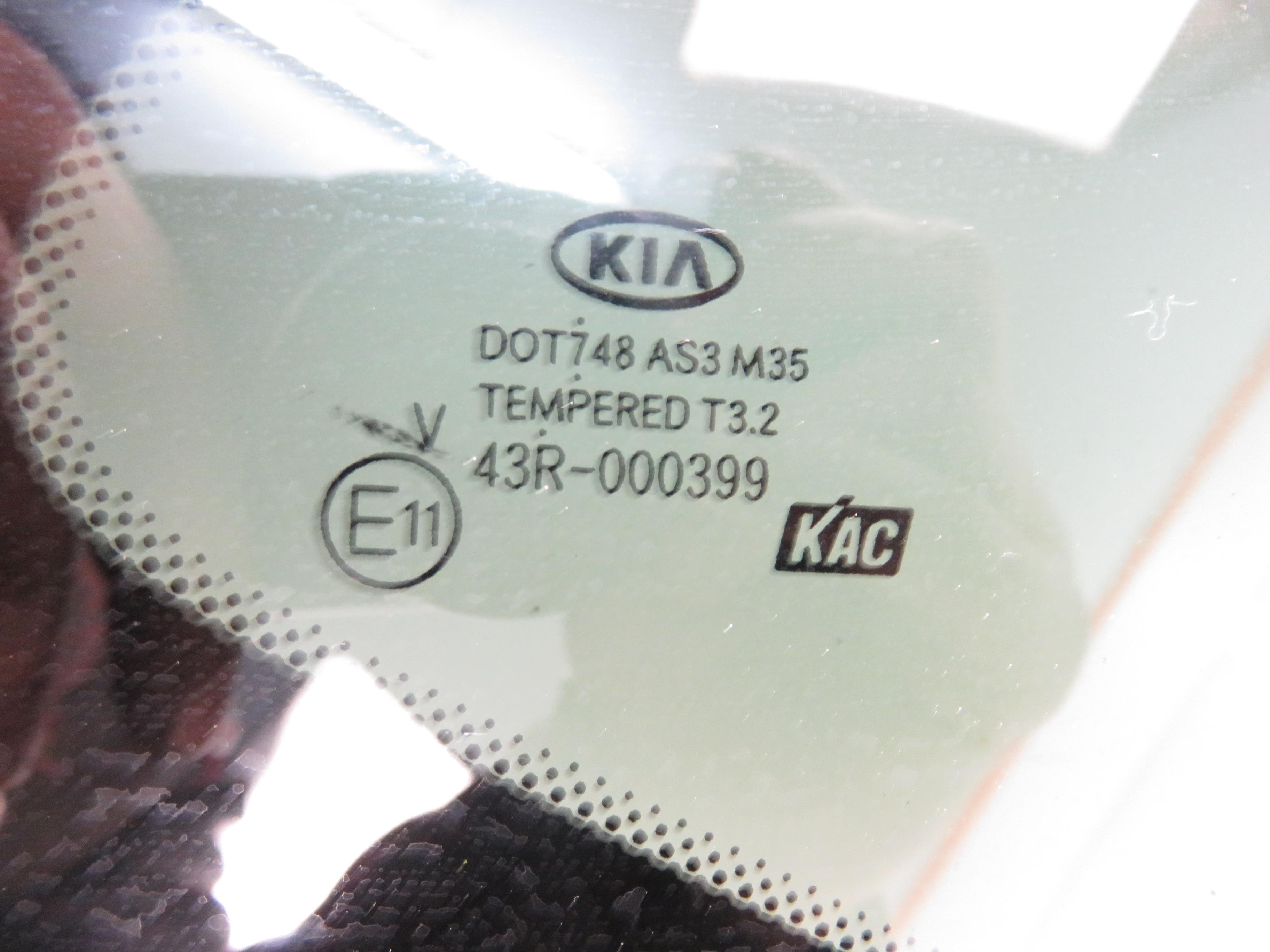 KIA Cee'd 2 generation (2012-2018) Dešinės pusės galinis šoninis kėbulo stiklas 22040960