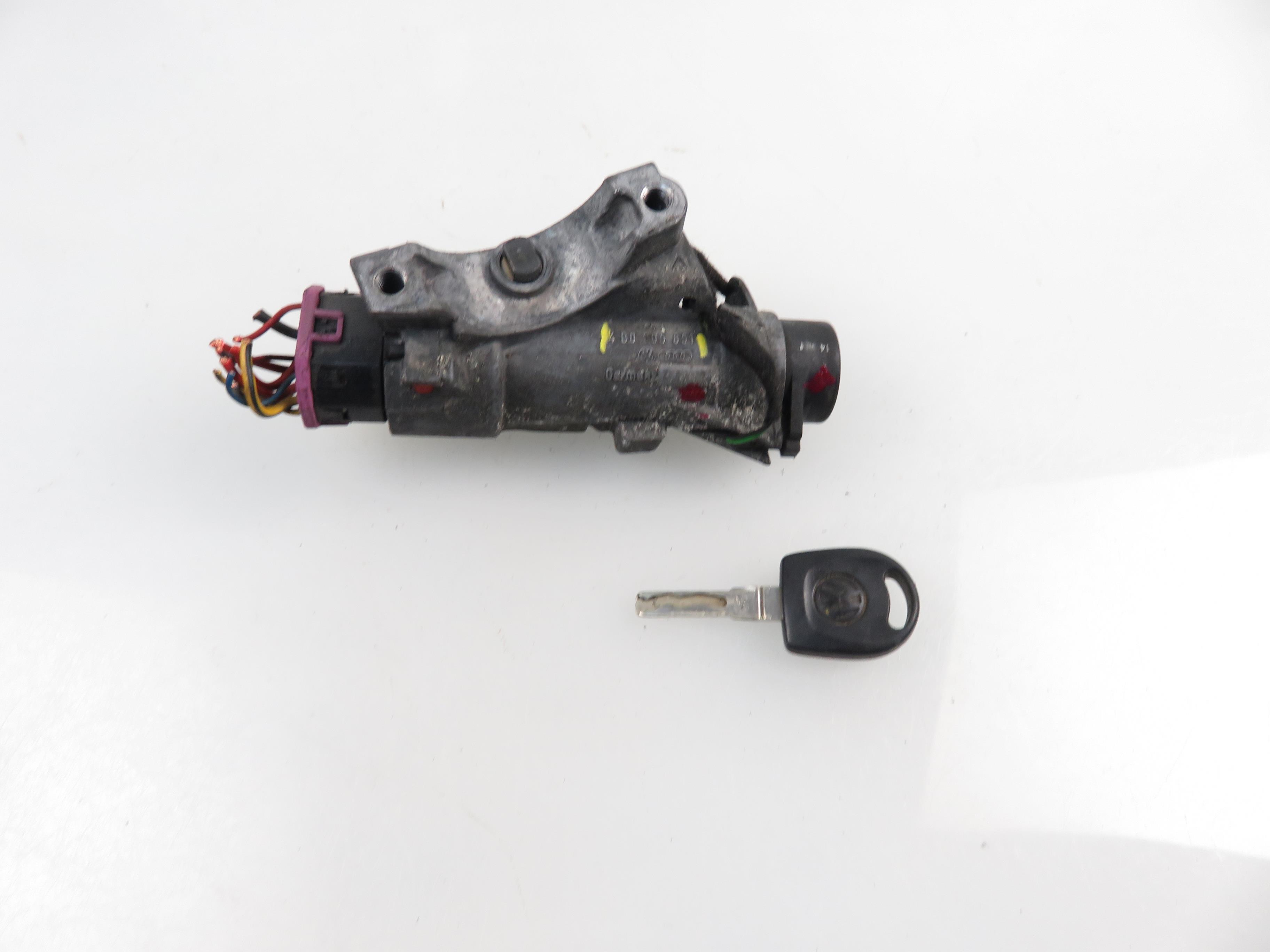 VOLKSWAGEN Passat Variant 1 generation (2010-2024) Ignition Lock 4B0905851 21931404