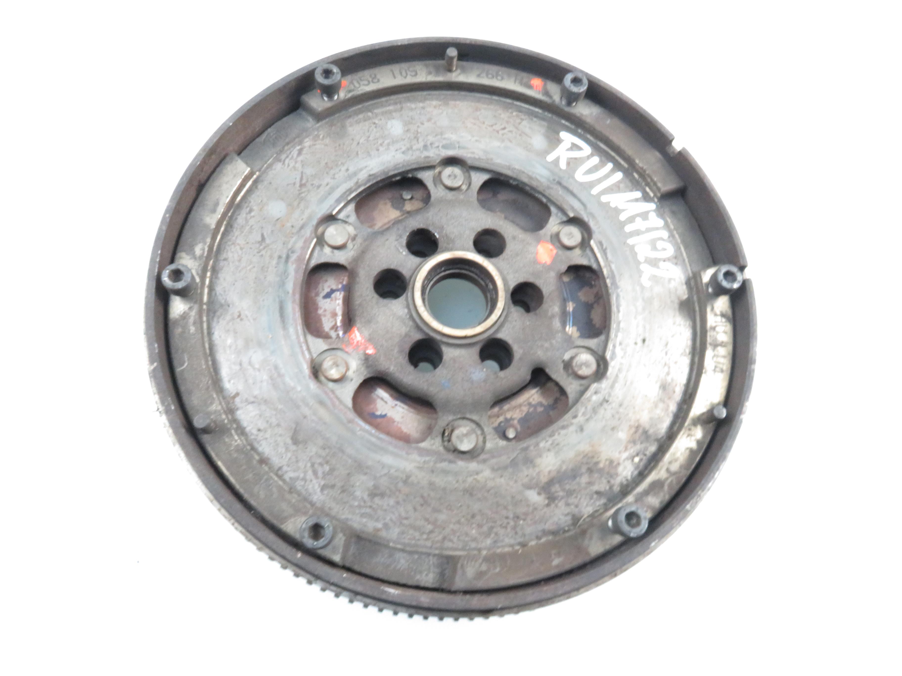 AUDI A4 B6/8E (2000-2005) Маховик 058105266H 21837017