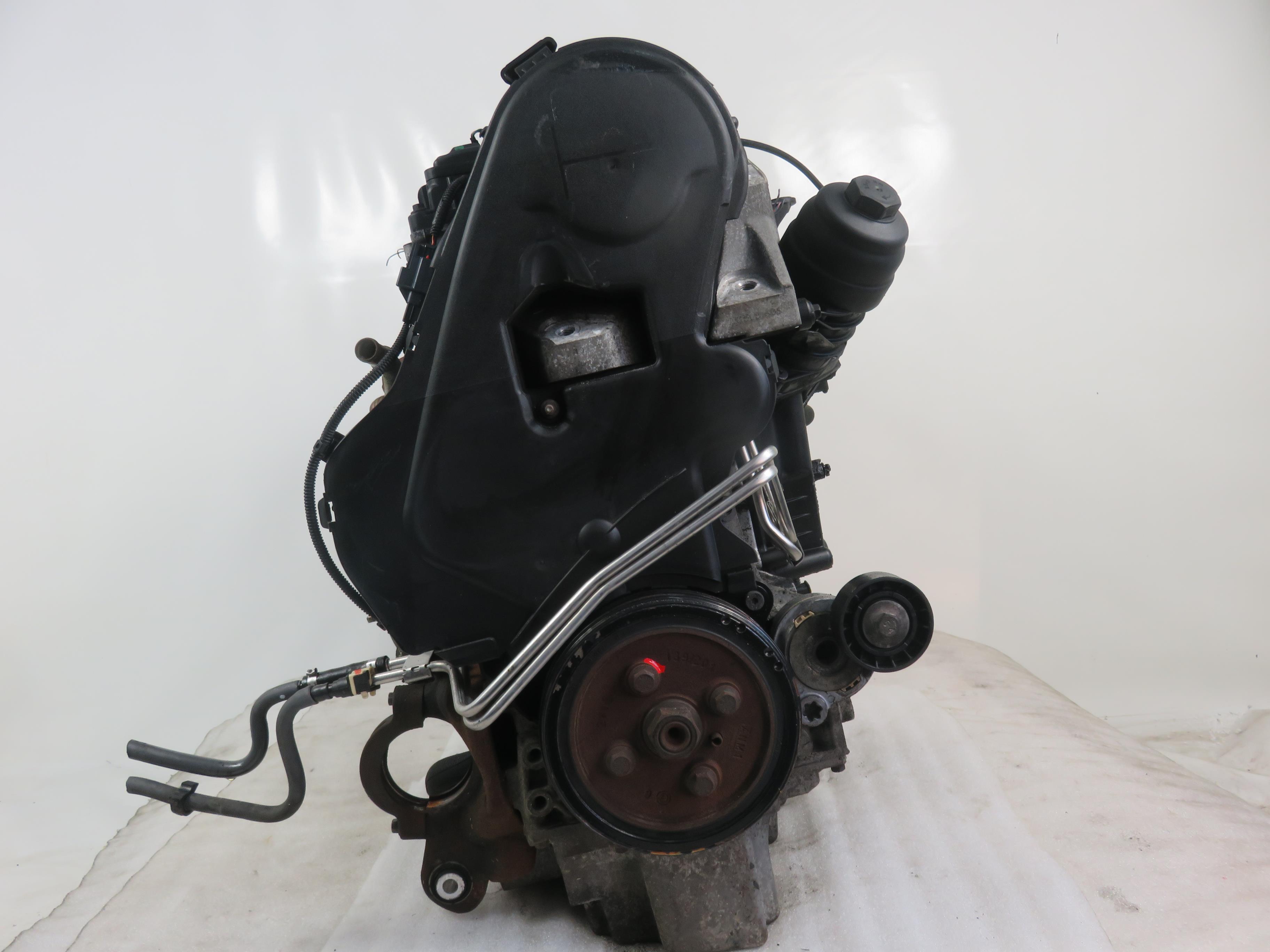 VOLVO V60 1 generation (2010-2020) Motor D5204T7 22021529