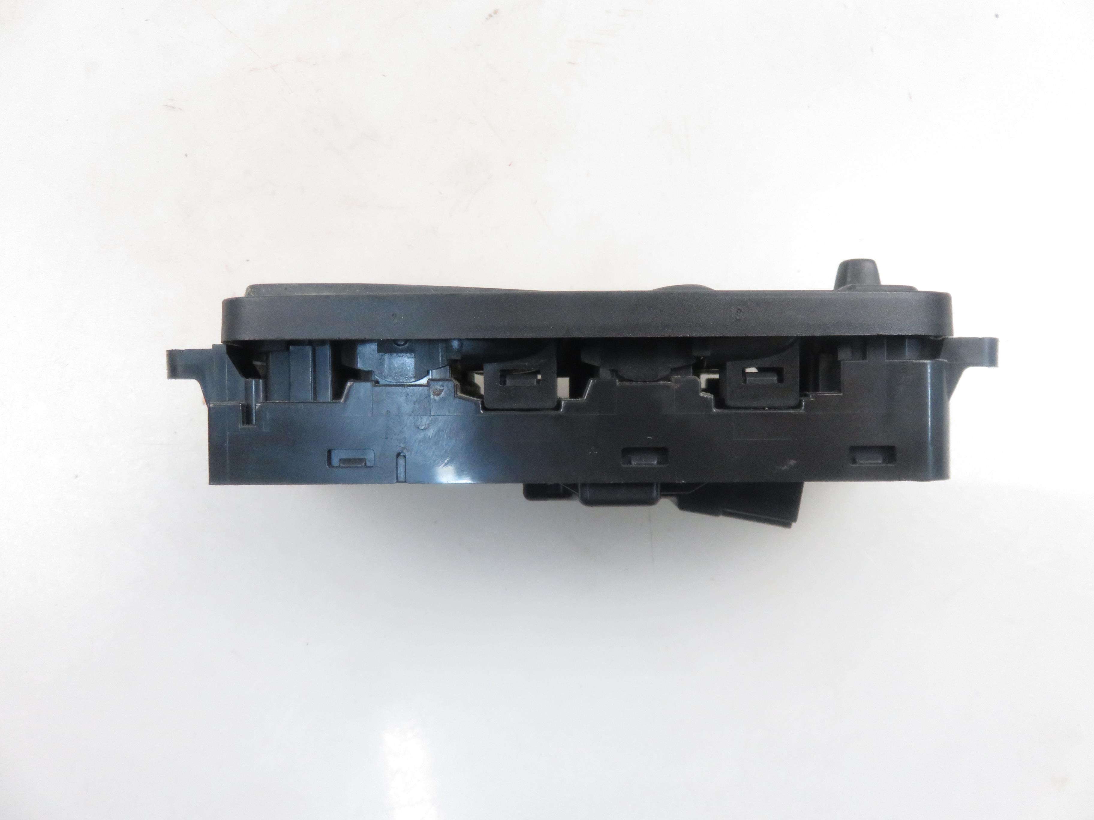 VOLVO V60 1 generation (2010-2020) Front Left Door Window Switch 31334346 22021502