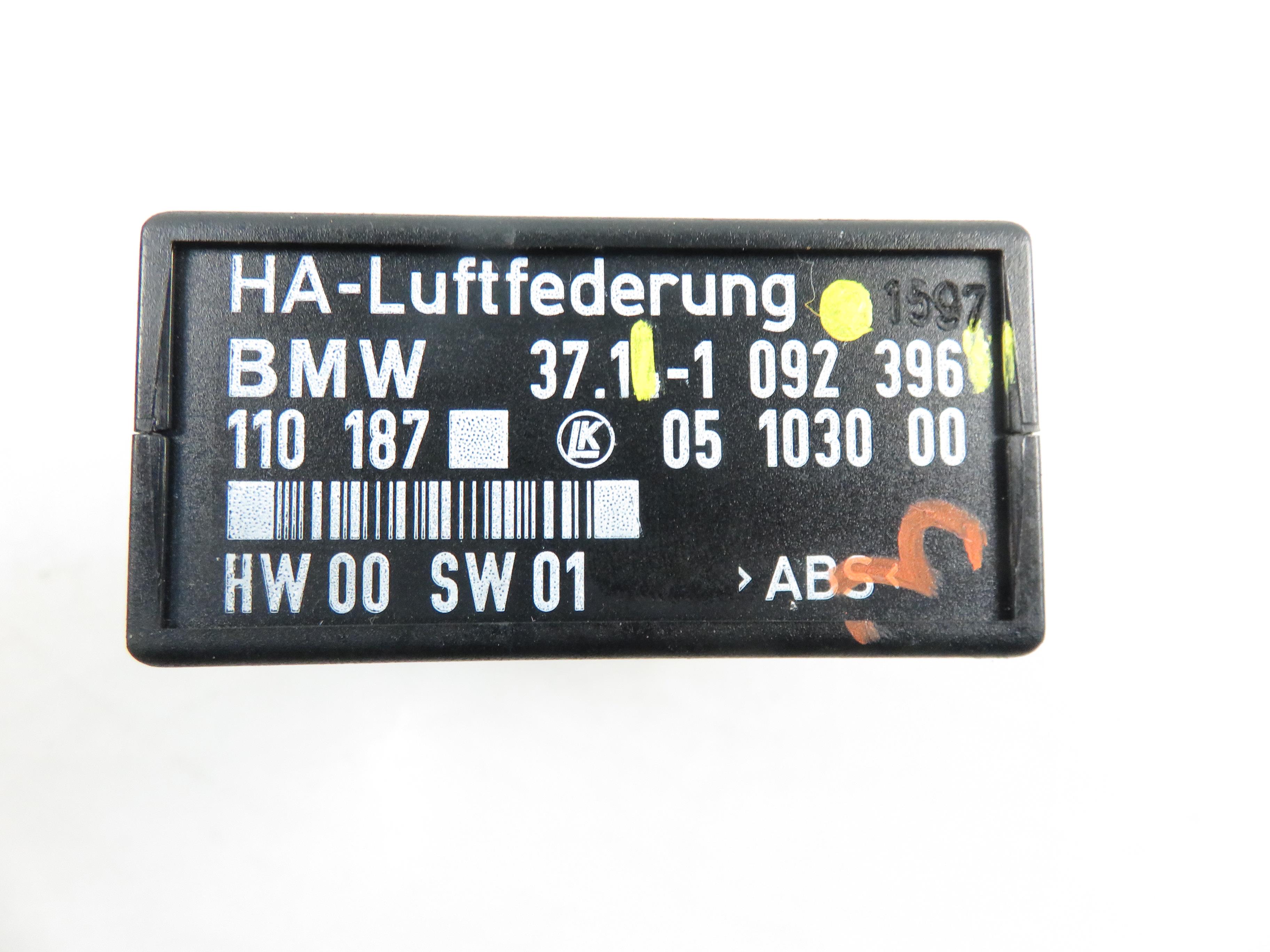 BMW 5 Series E39 (1995-2004) Važiuoklės pagalvių valdymo blokas 1092396 21858755