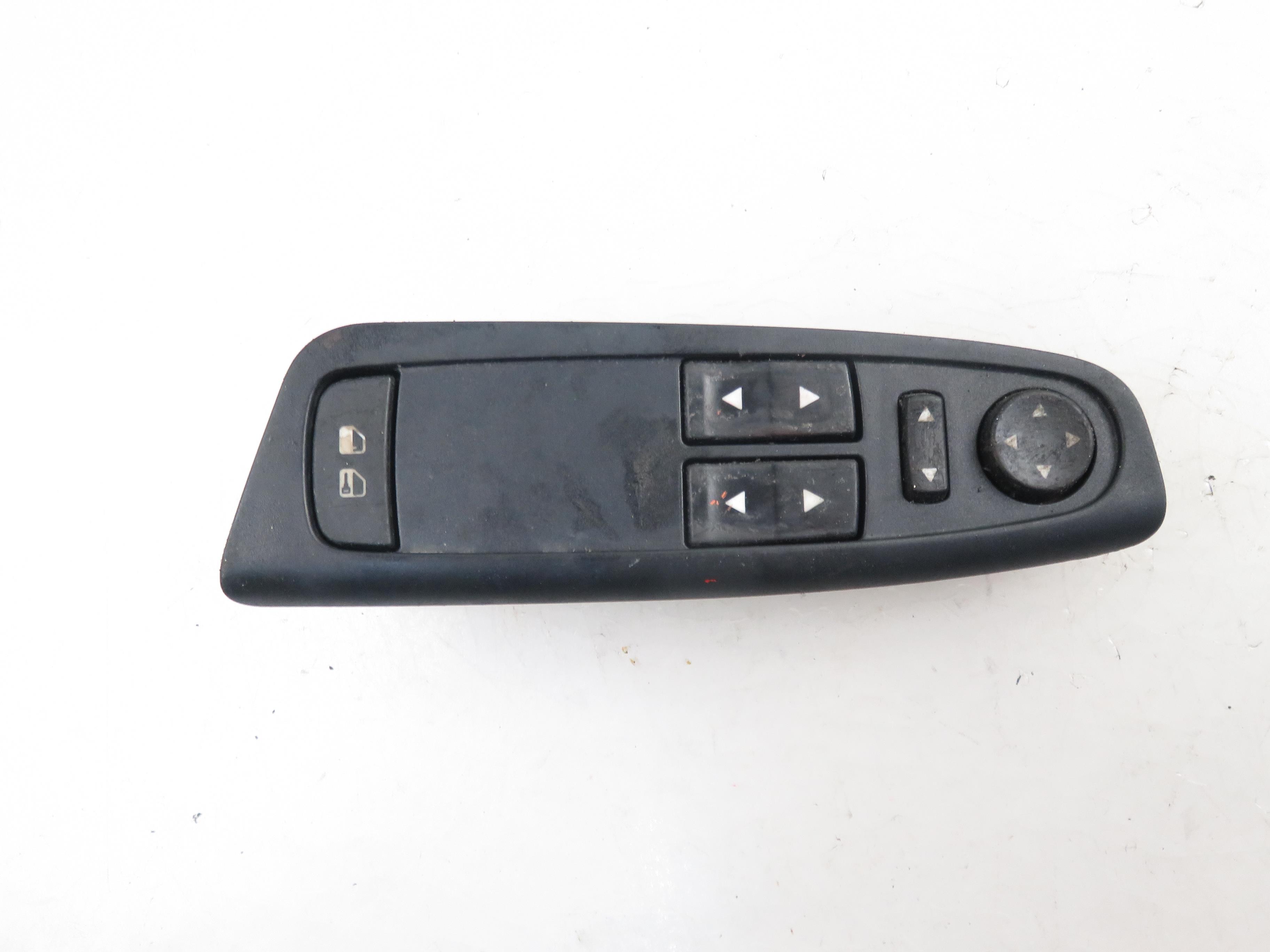 FIAT Stilo 1 generation (2001-2010) Front Left Door Window Switch B569 21228646