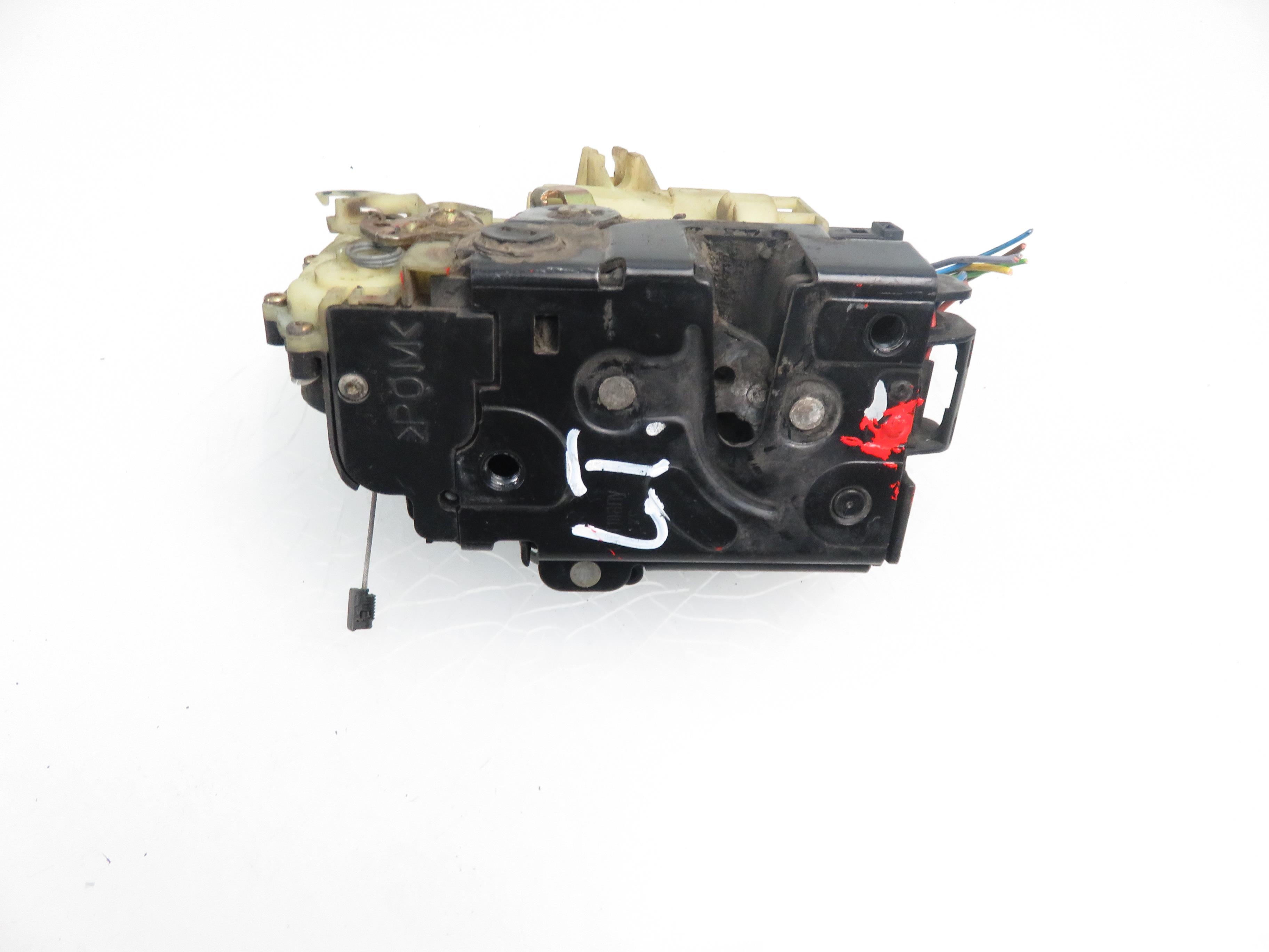 SKODA Octavia 1 generation (1996-2010) Serrure de porte arrière gauche 3B4839015M 21232432