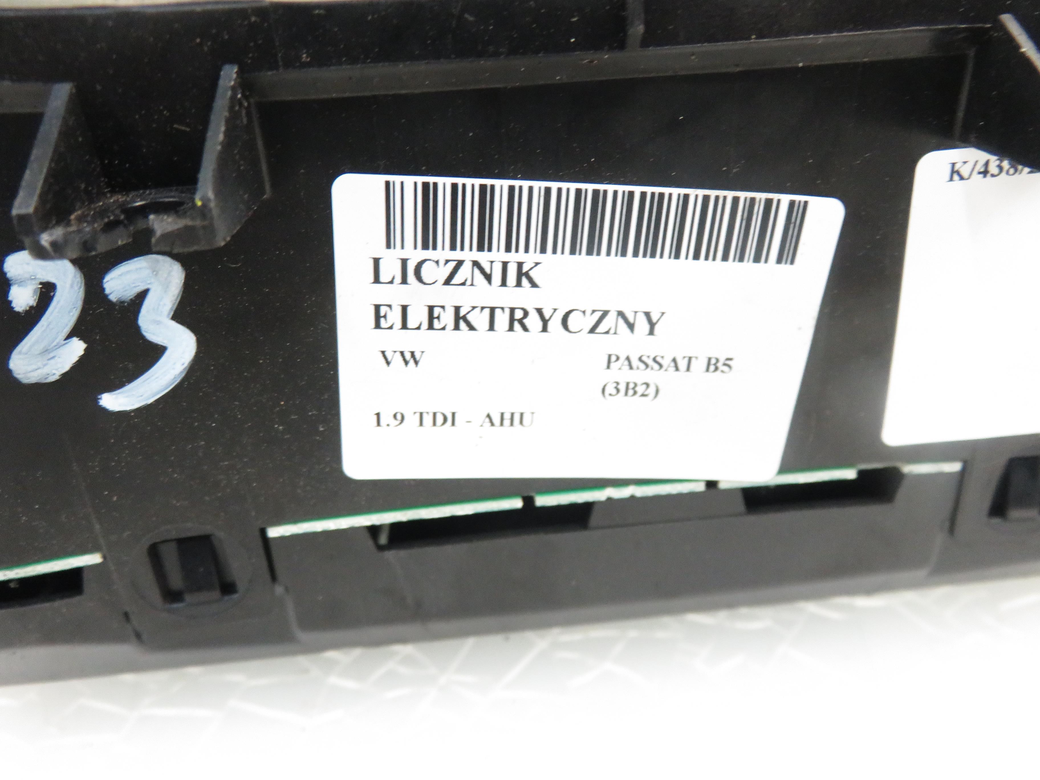 VOLKSWAGEN Passat B5 (1996-2005) Spidometras (Prietaisų skydelis) 3B0919861J 21930850