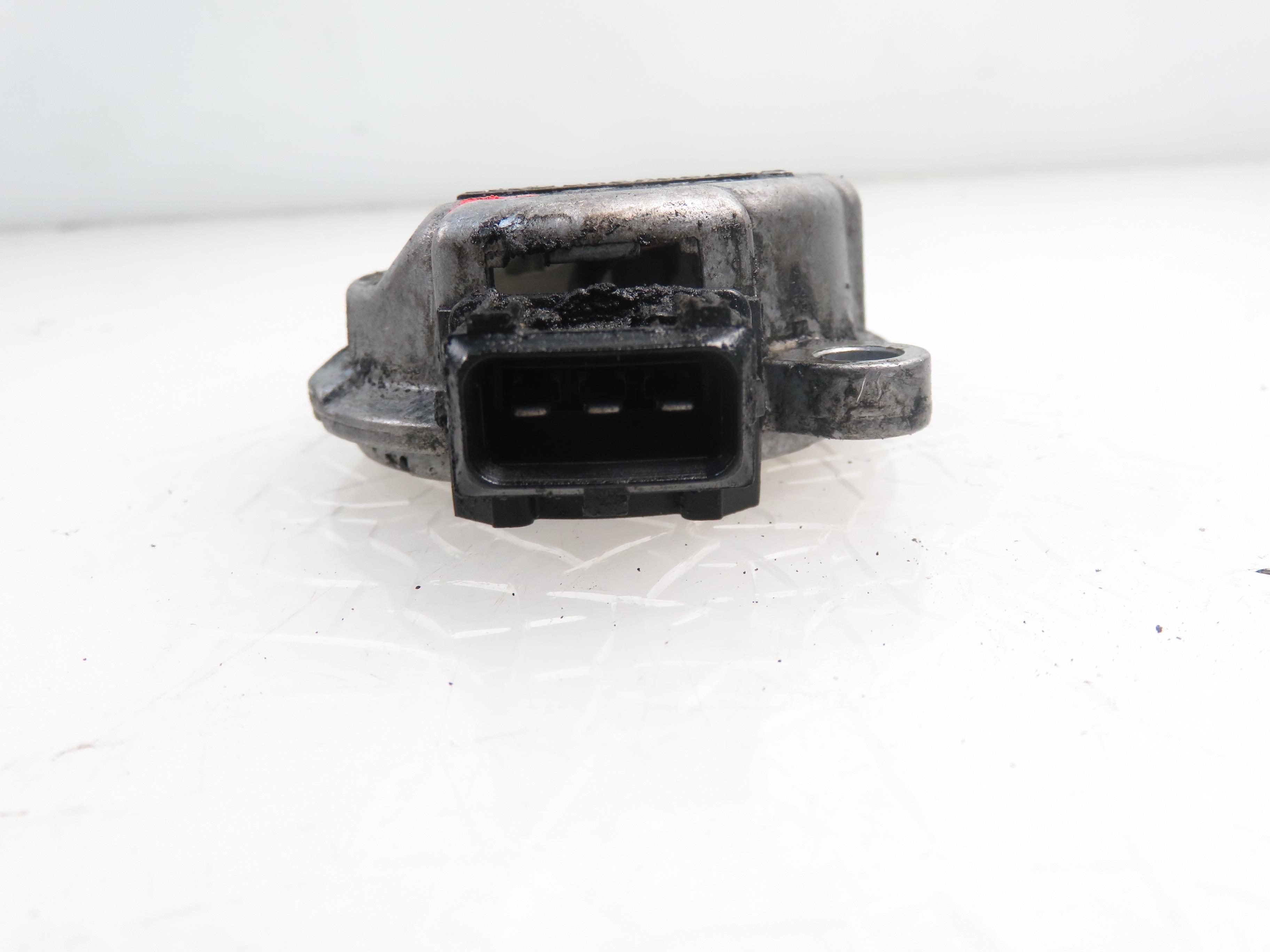 VOLKSWAGEN Passat B5 (1996-2005) Sadales vārpstas stāvokļa sensors 058905161B 21931487