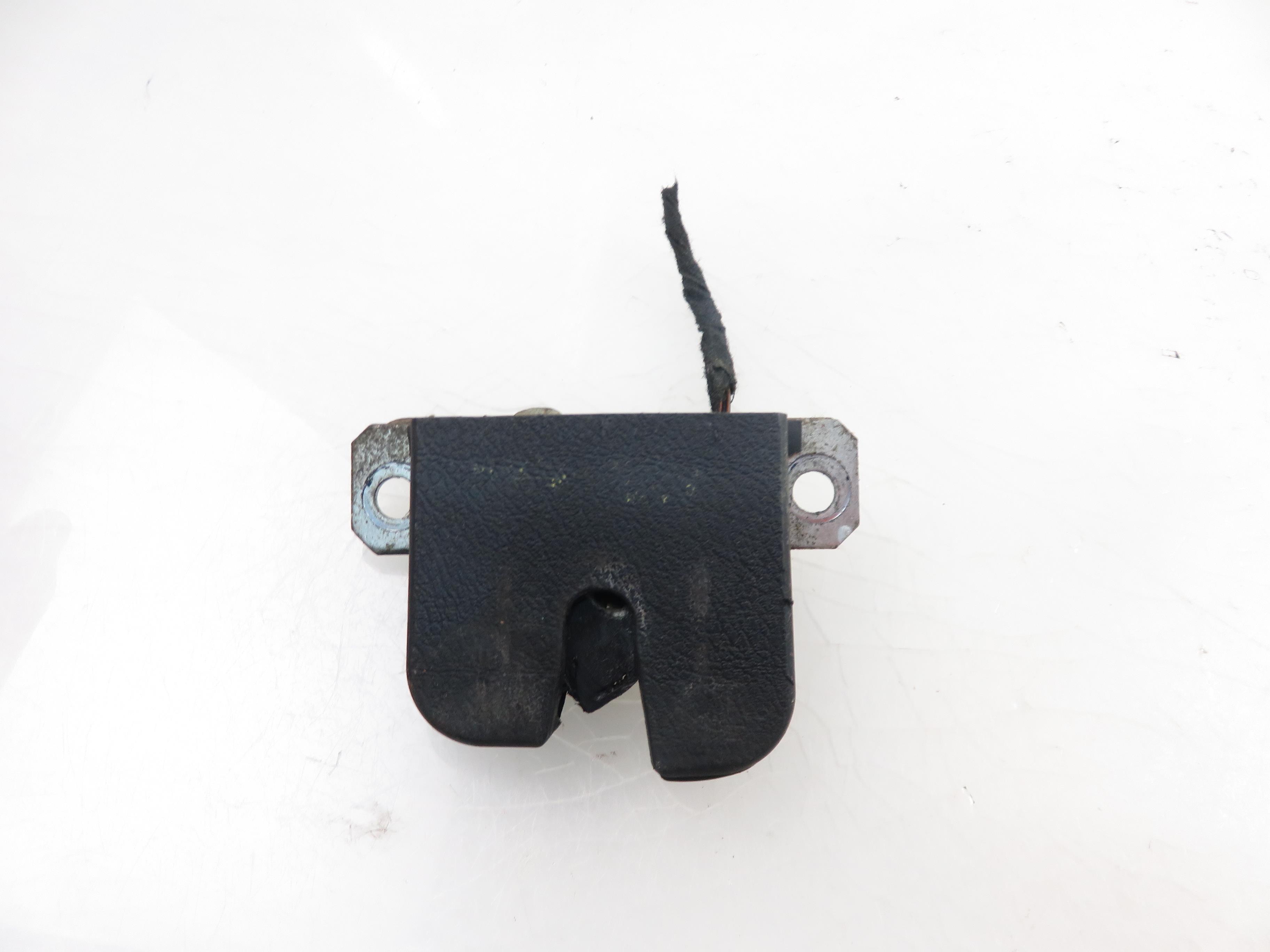 SEAT Ibiza 3 generation (2002-2008) Tailgate Boot Lock 6L6827505A 21229211