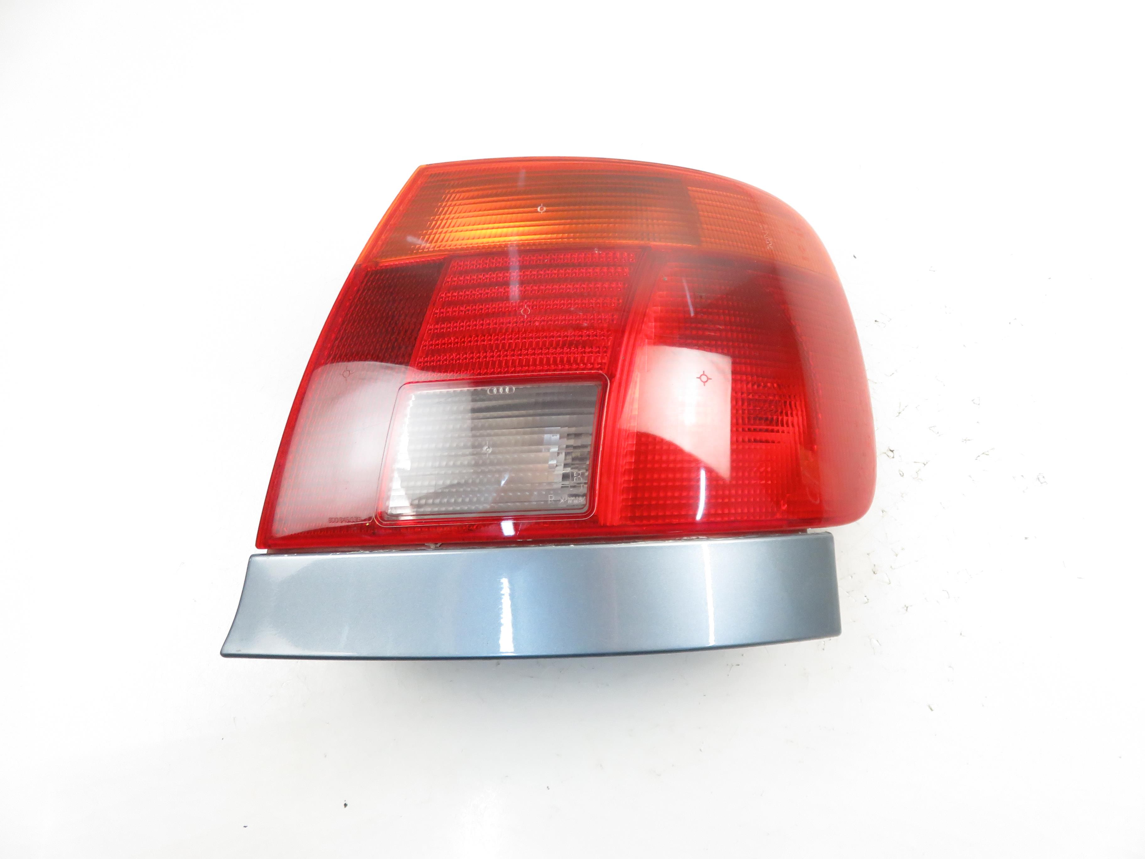 AUDI A4 B5/8D (1994-2001) Rear Right Taillight Lamp 8D0945096 21837262