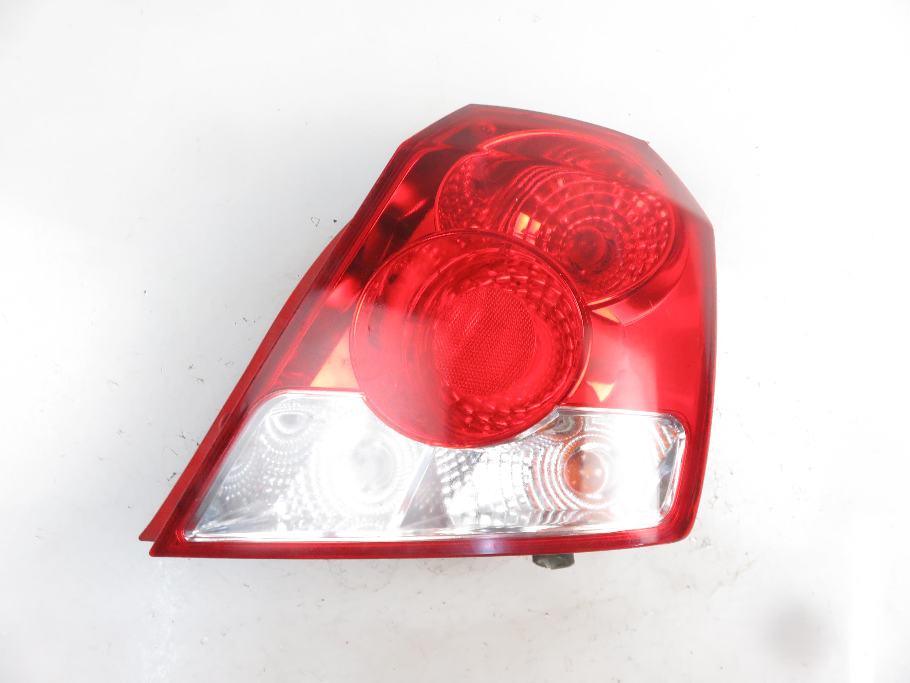 CHEVROLET Aveo T200 (2003-2012) Rear Right Taillight Lamp 21929915