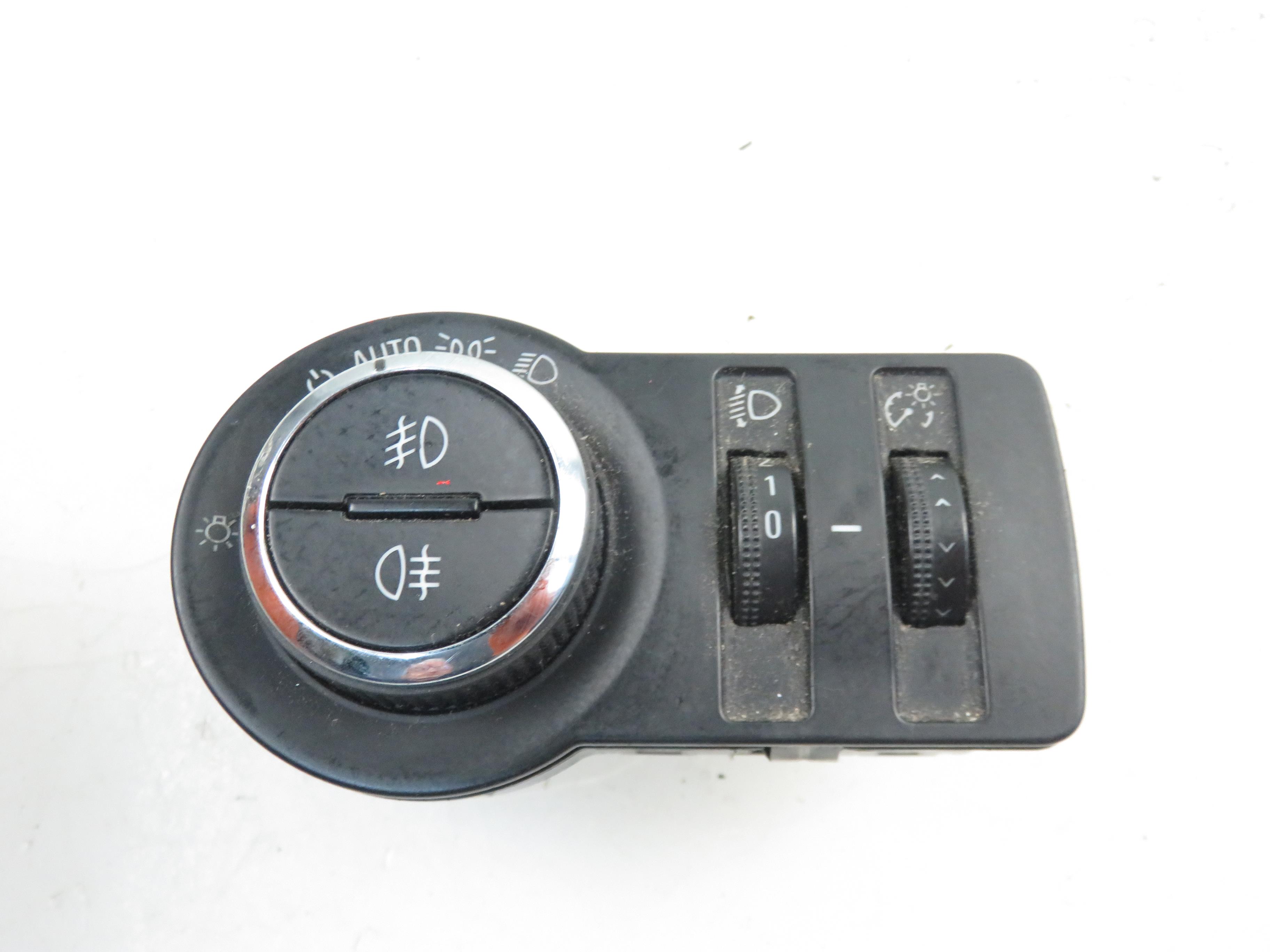 OPEL Insignia A (2008-2016) Headlight Switch Control Unit 13268702 21228468