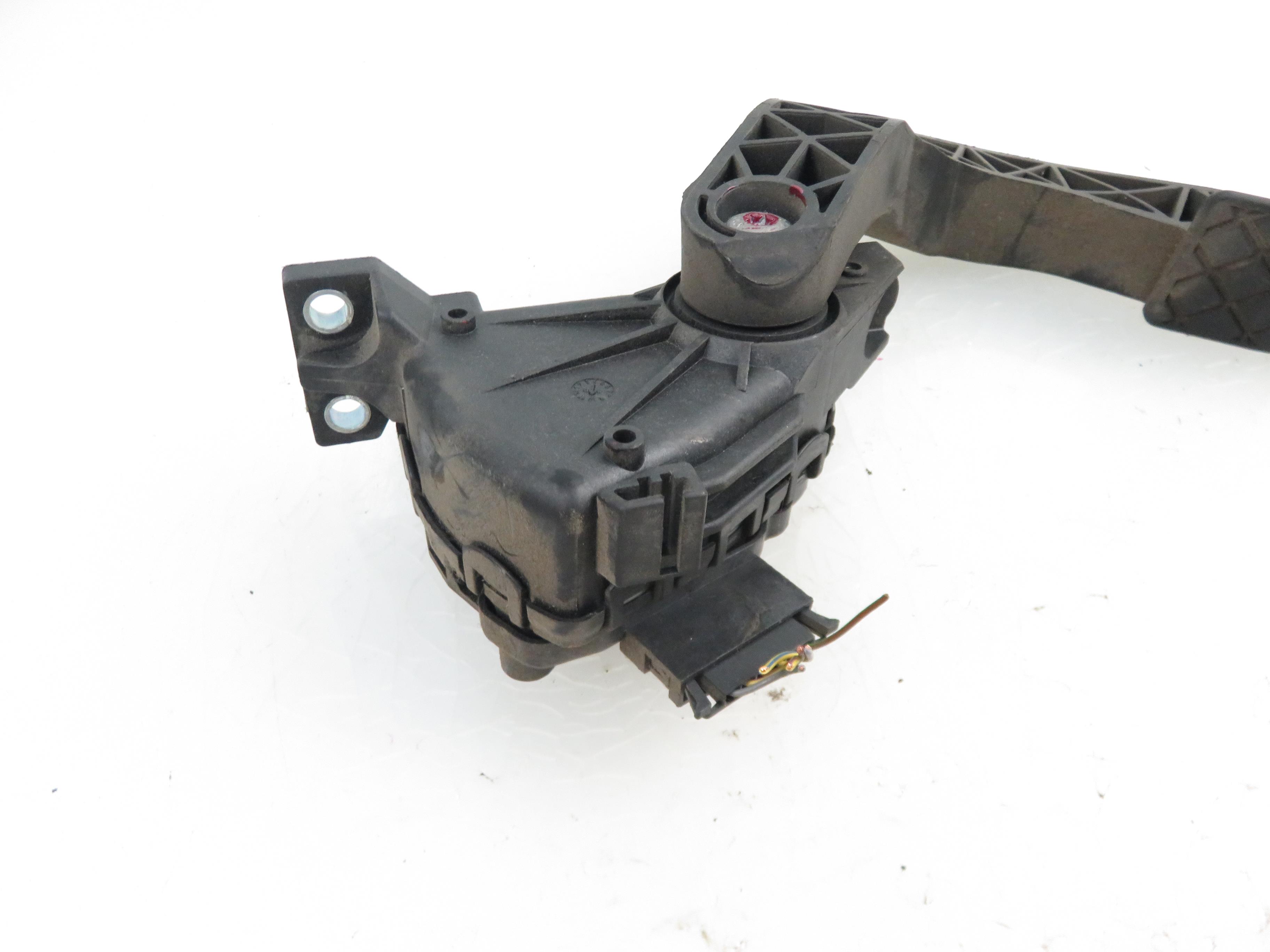 VOLKSWAGEN Passat Variant 1 generation (2010-2024) Throttle Pedal 8D1721523E,6PV00837503 21230742