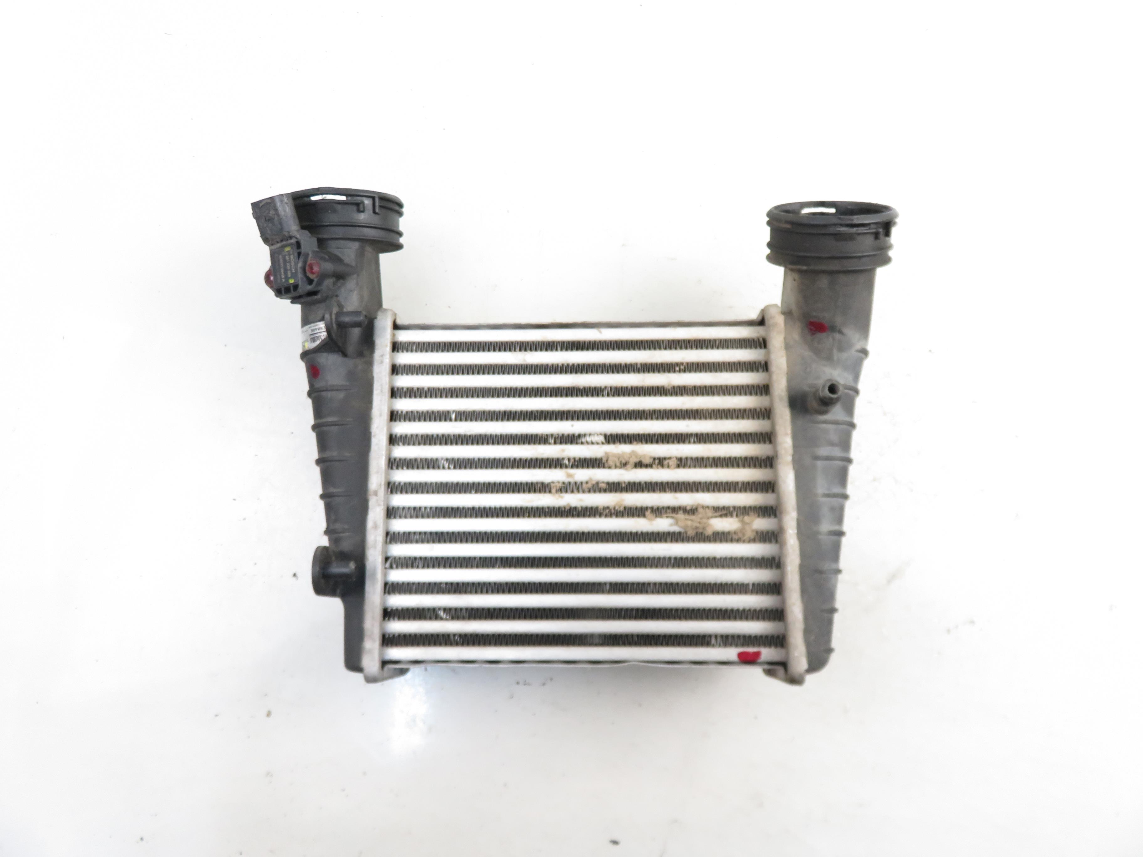 VOLKSWAGEN Passat B5 (1996-2005) Starpdzesētāja/interkūlera radiators 96731, 0261230266 21930908