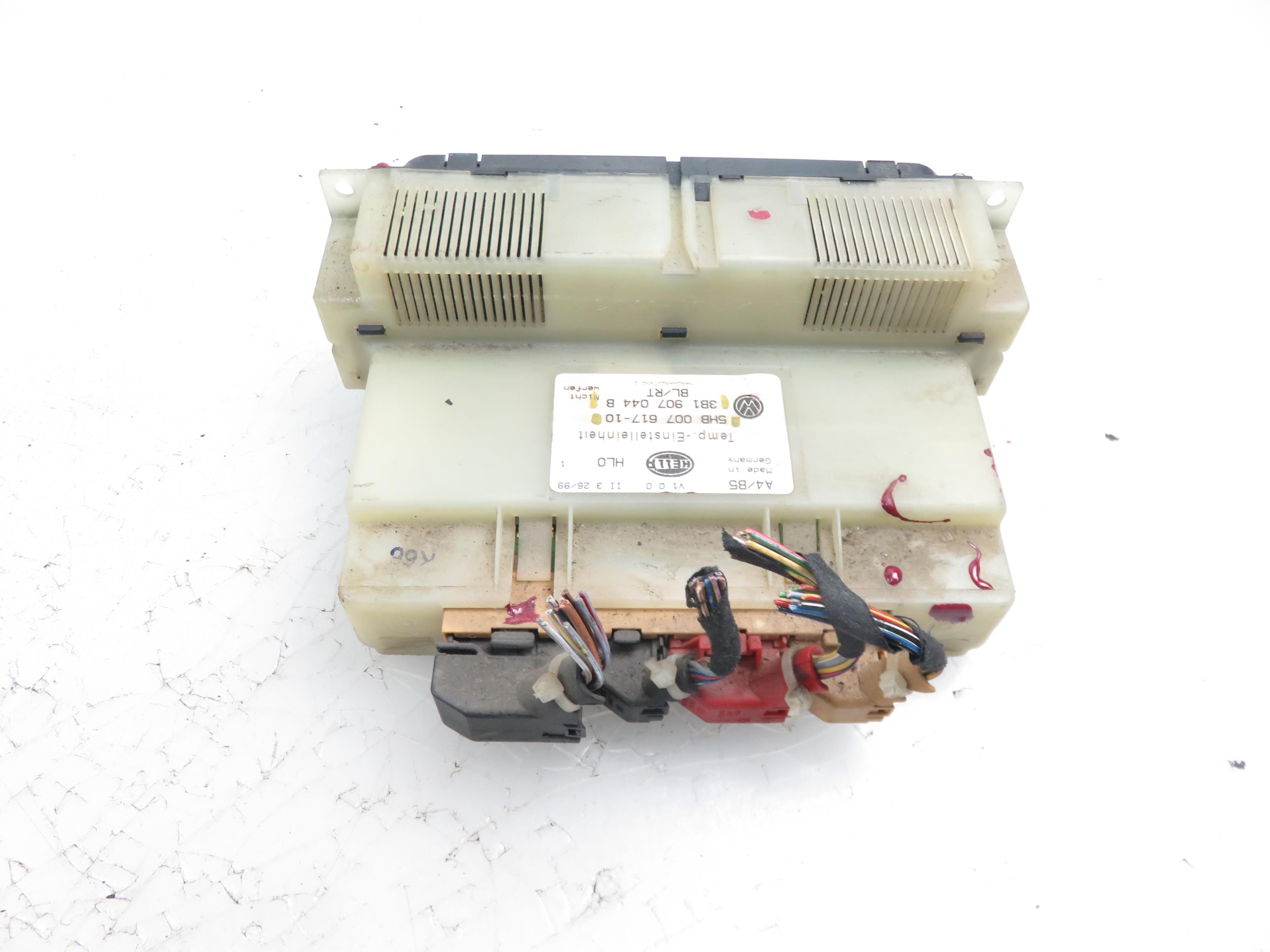 VOLKSWAGEN Bora 1 generation (1998-2005) Climate  Control Unit 3B1907044B, 5HB00761710 21891436