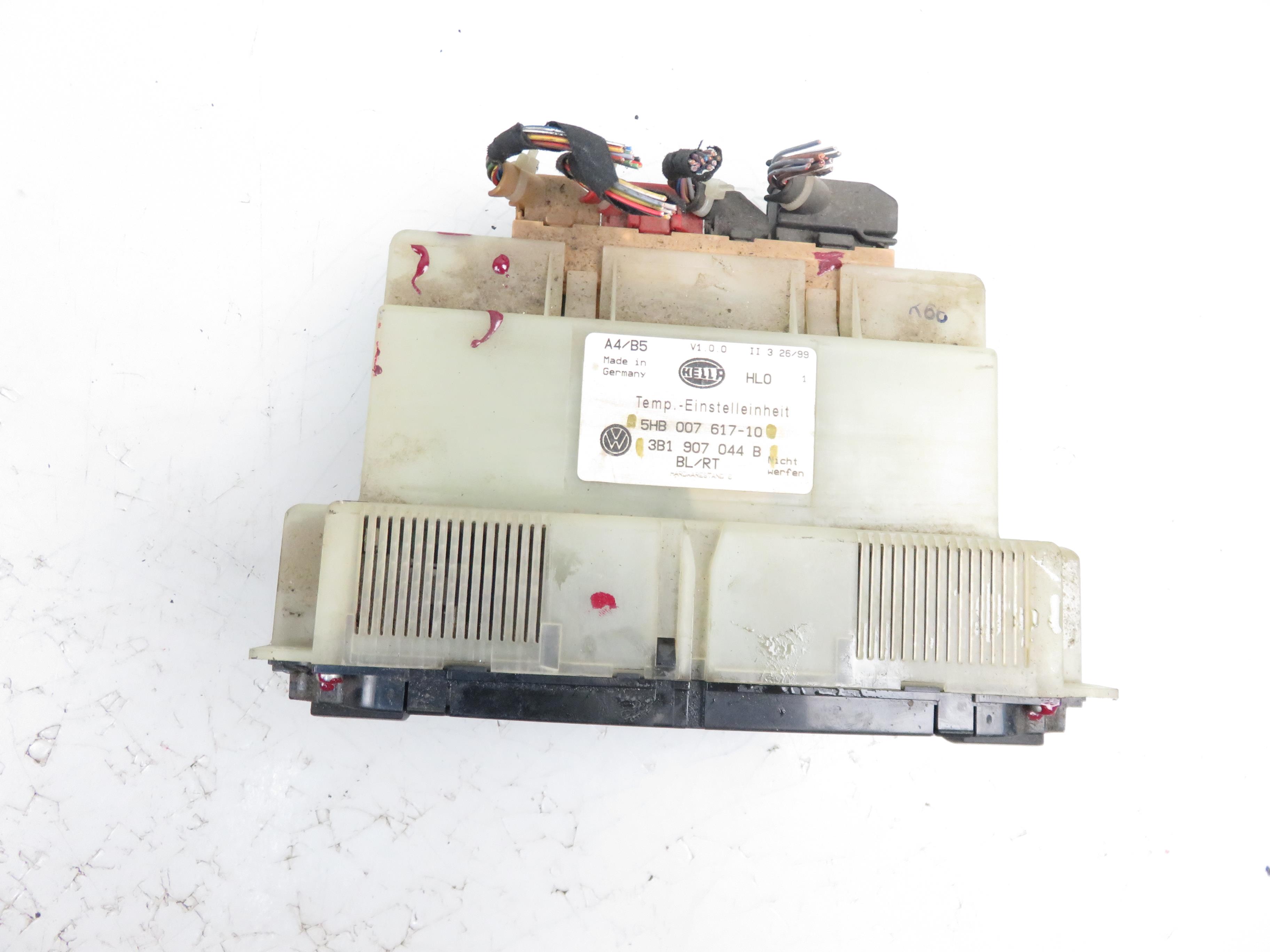 VOLKSWAGEN Bora 1 generation (1998-2005) Climate  Control Unit 3B1907044B, 5HB00761710 21891436