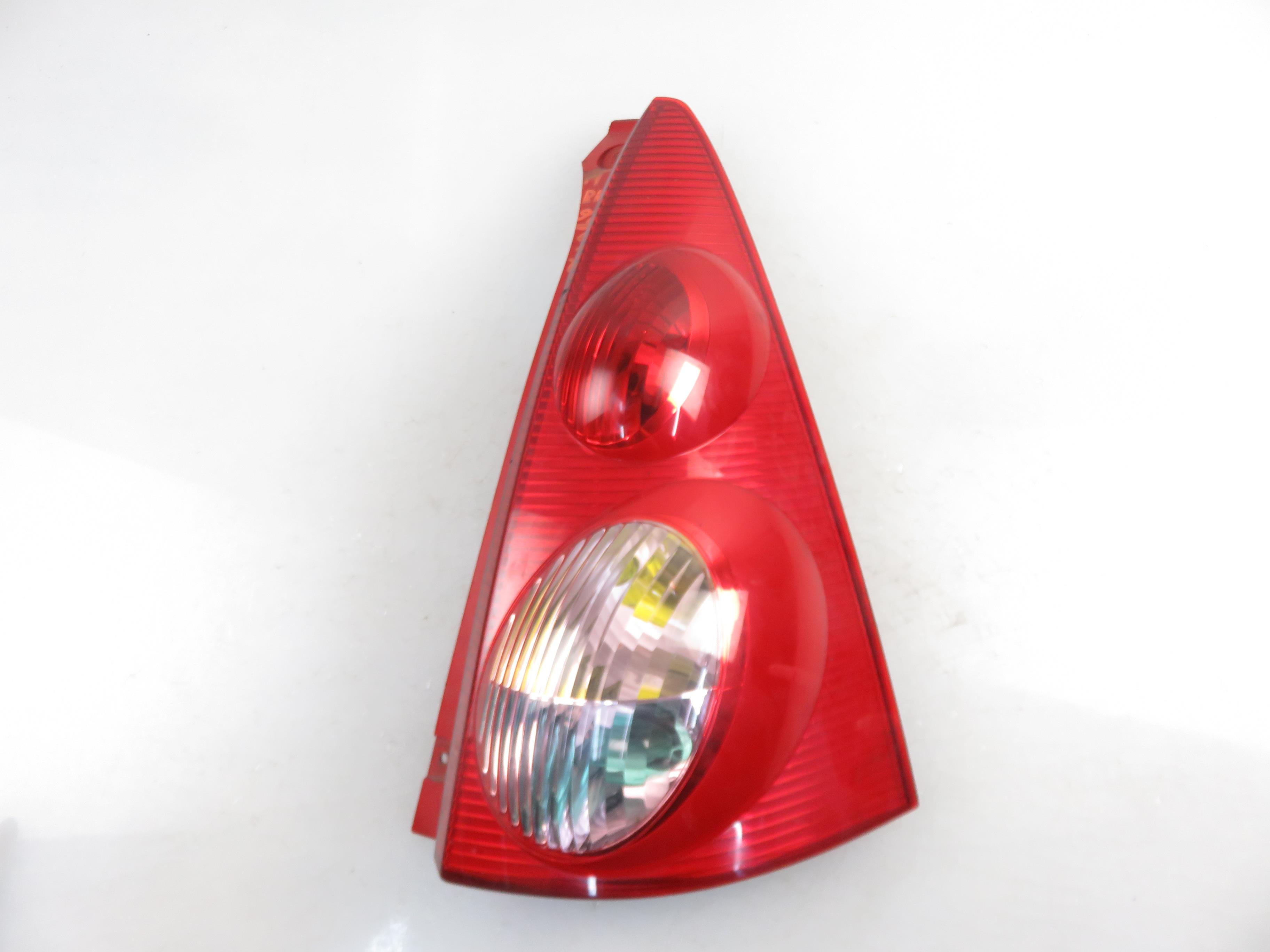 PEUGEOT 107 Peugeot 107 (2005-2014) Фонарь задний правый 815500H040 21459390