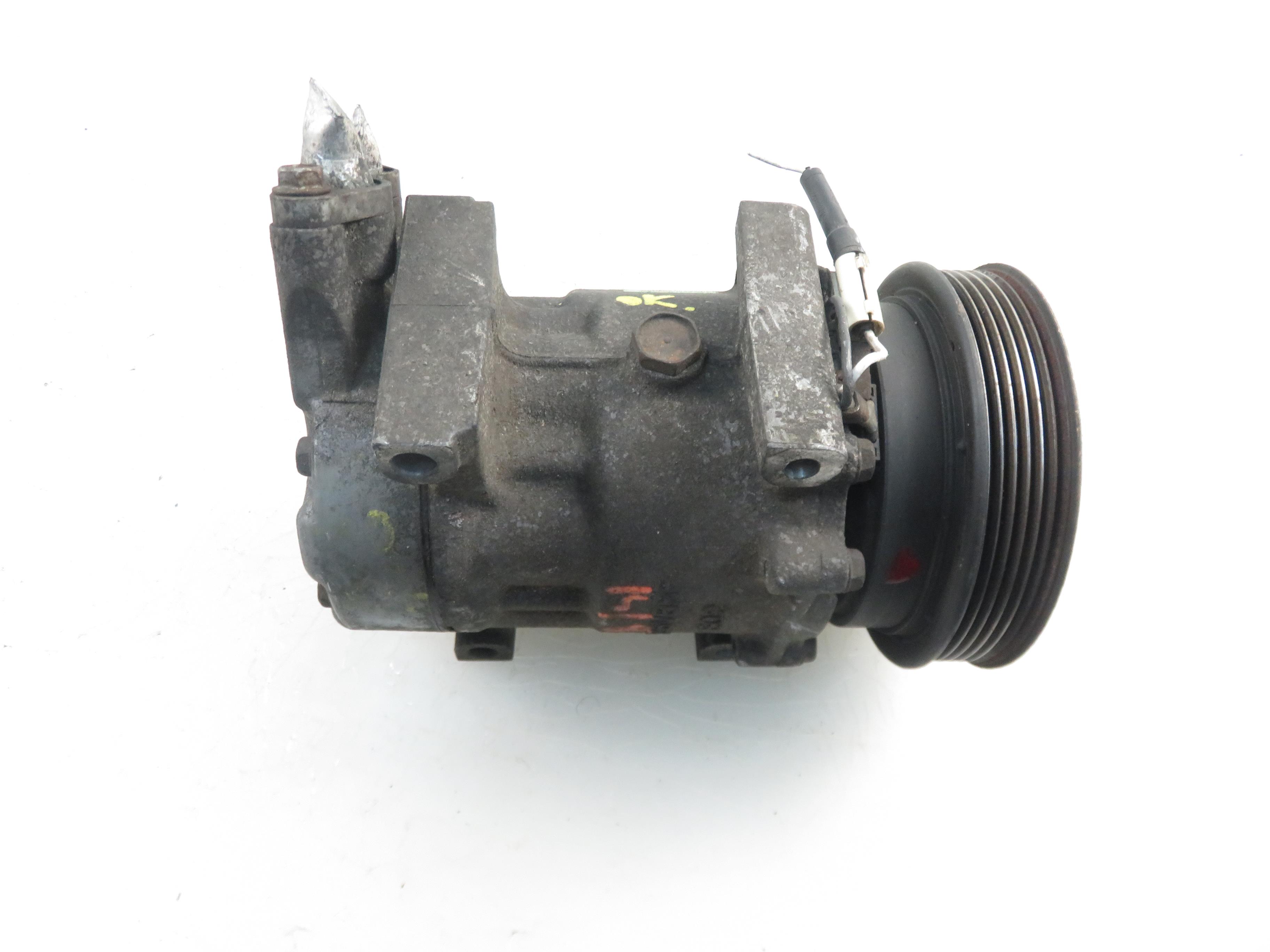 RENAULT Clio 2 generation (1998-2013) Pompe de climatisation 7700273801 22020955